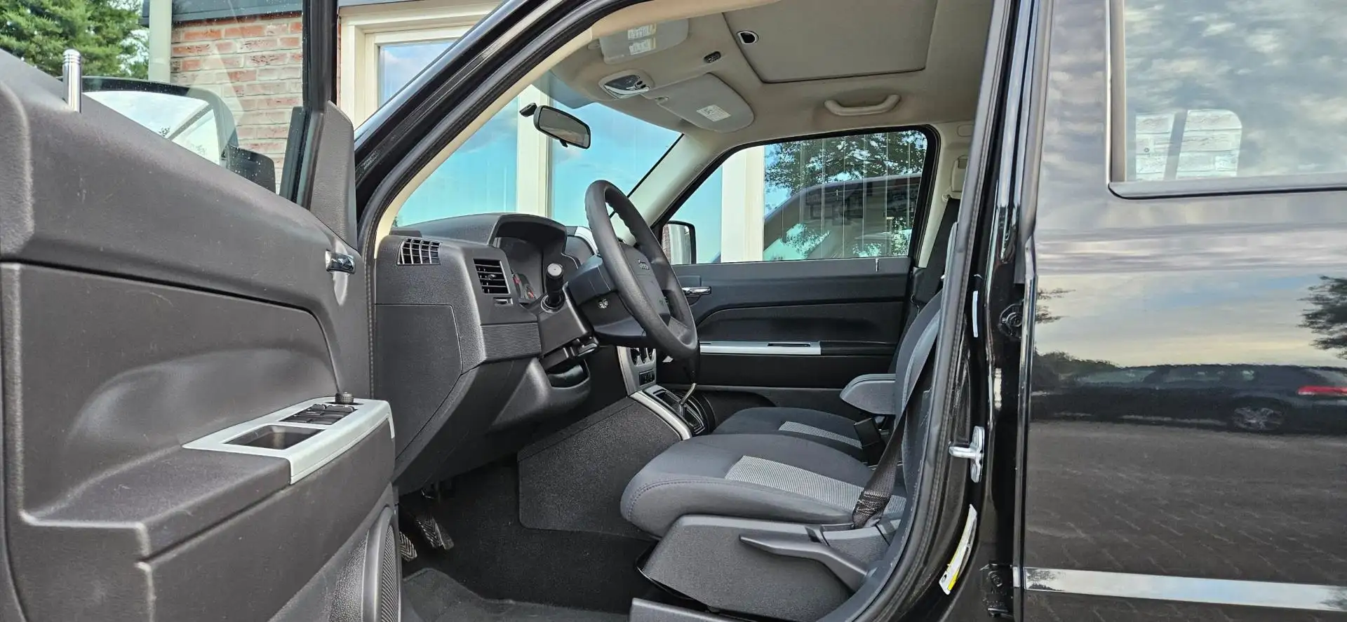 Jeep Patriot 2.4 Sport Adventure Trekhaak! 4WD! Airco! NAP! Sch Negru - 2