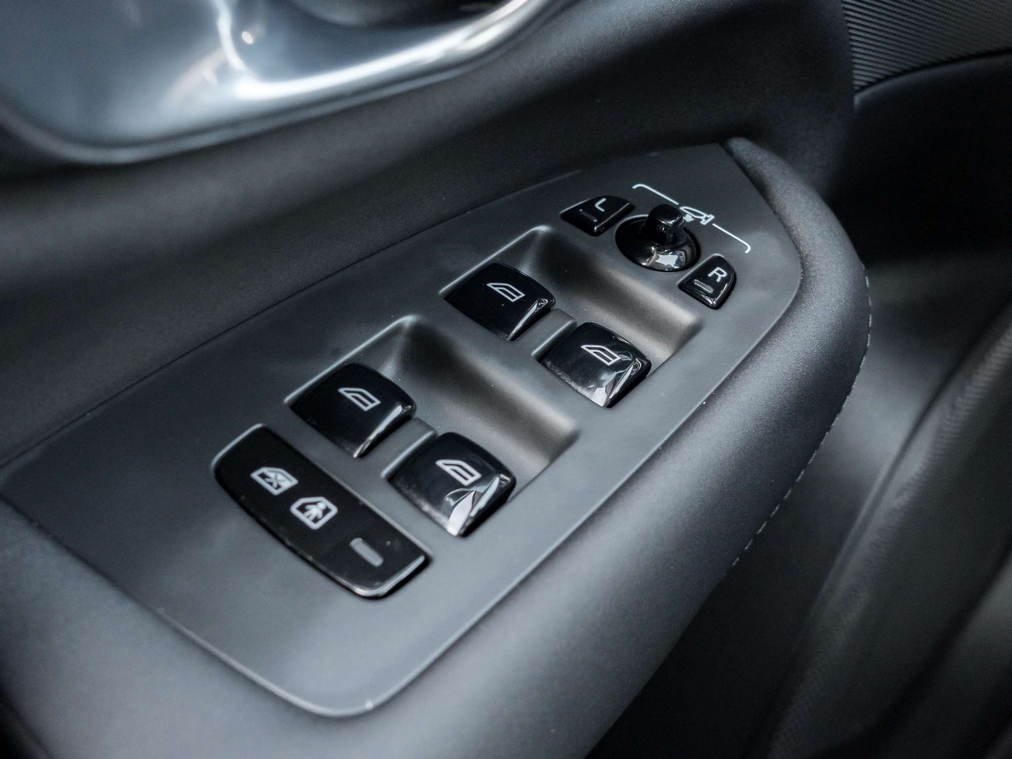 2026 Volvo XC90 B6 AWD PLUS Dark Theme 7-Seater-CPO RATE fr 2.99%* thumb 15