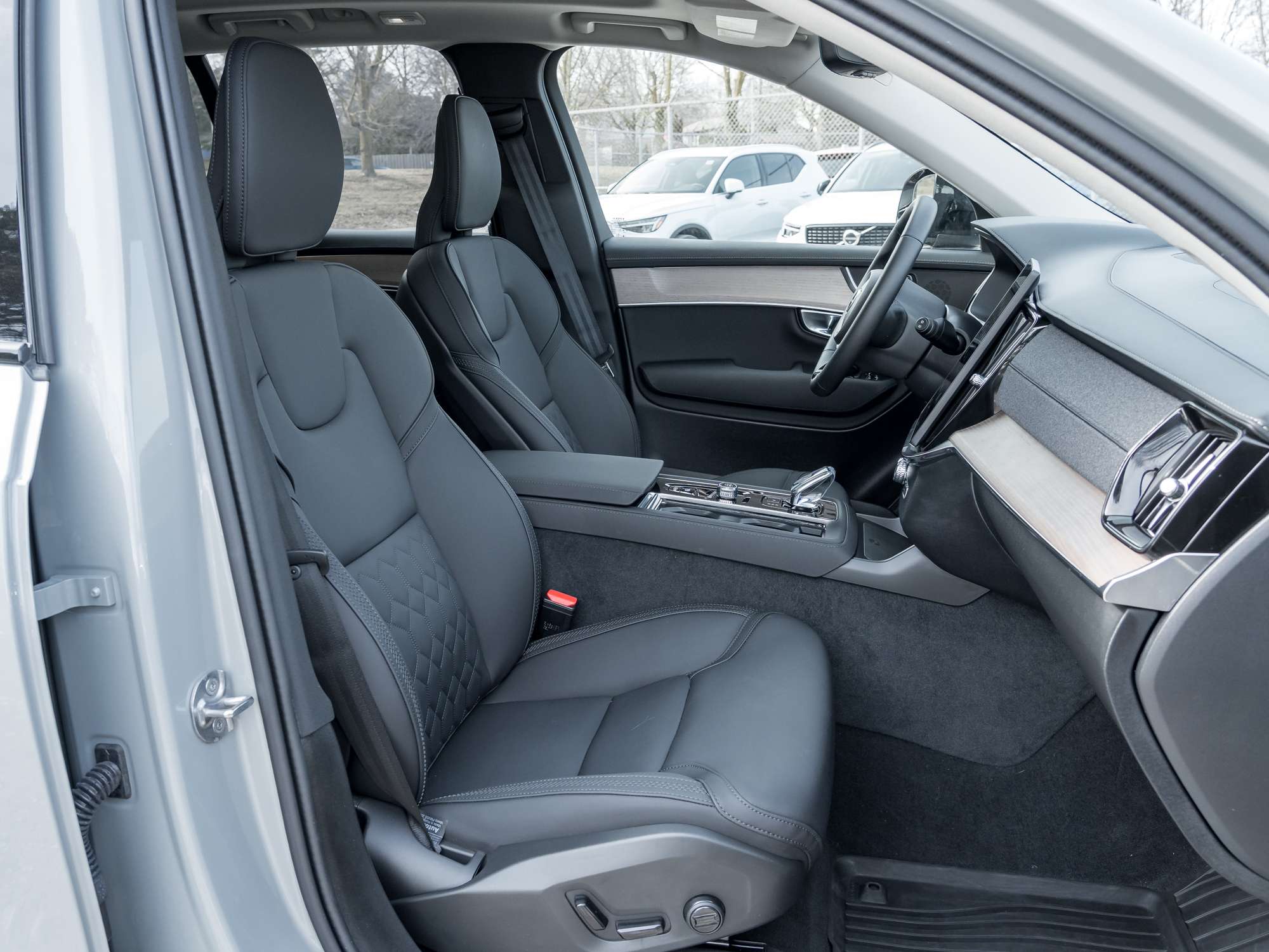 2026 Volvo XC90 B6 AWD PLUS Dark Theme 7-Seater-CPO RATE fr 2.99%* thumb 23