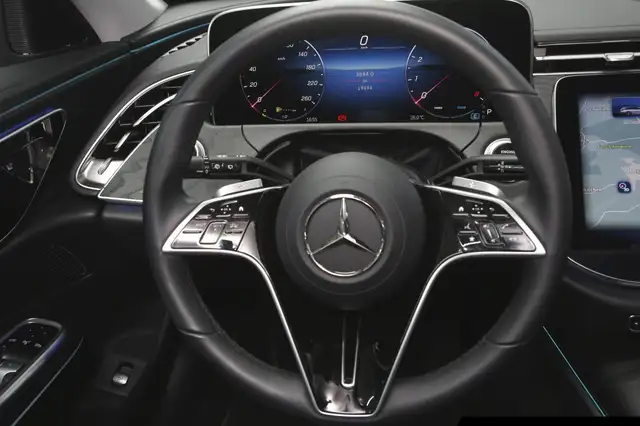 Mercedes-Benz E view 13
