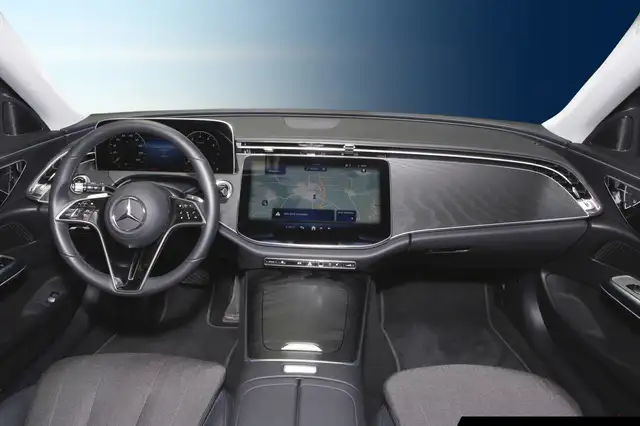 Mercedes-Benz E view 10