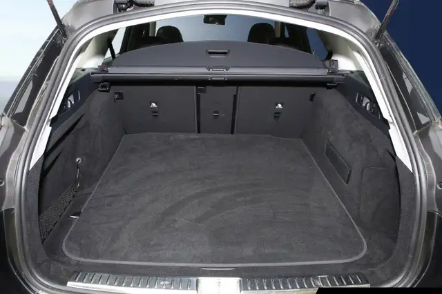 Mercedes-Benz E view 15