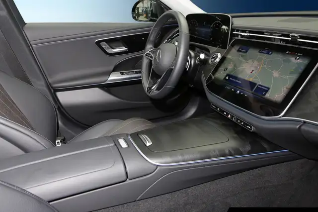 Mercedes-Benz E view 8