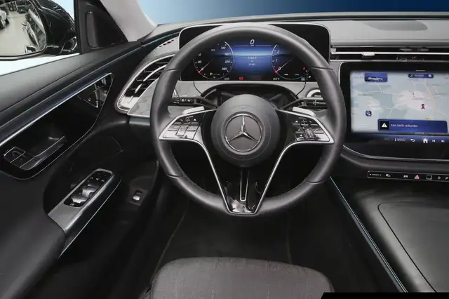 Mercedes-Benz E view 11