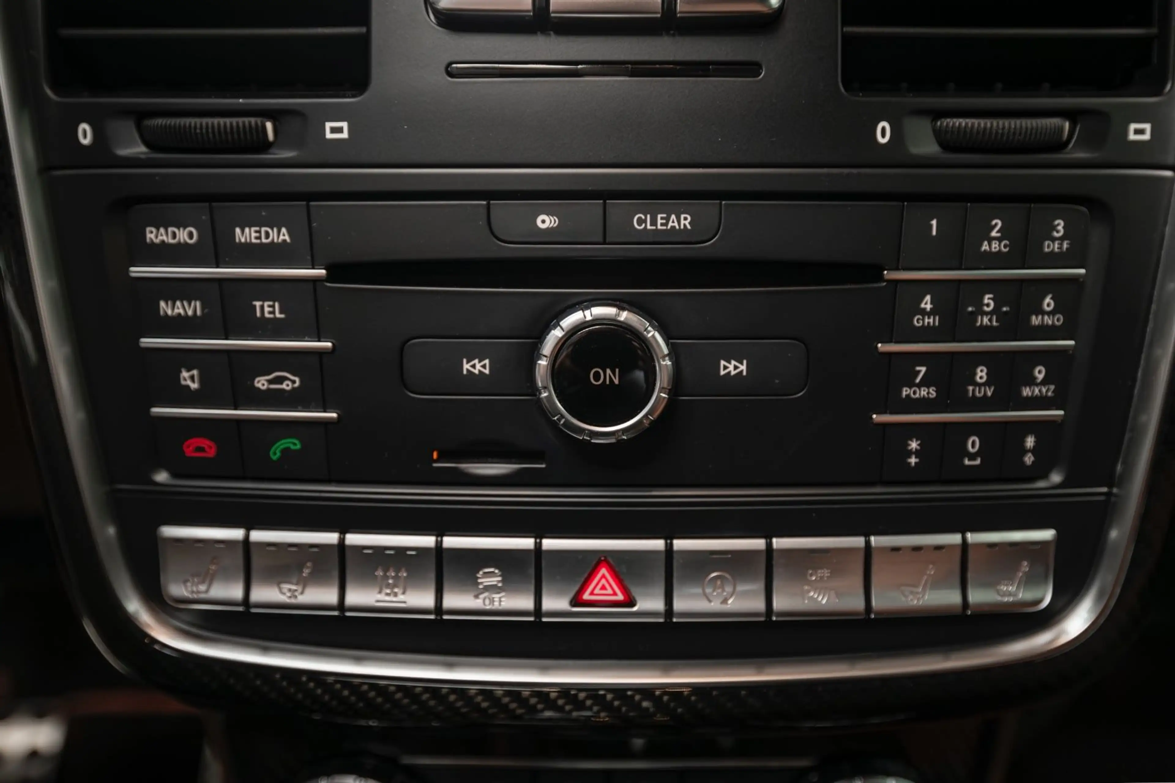 Mercedes-Benz G 63 AMG G63 Edition 463 - Exklusiv - Designo - CarPlay — photo 44