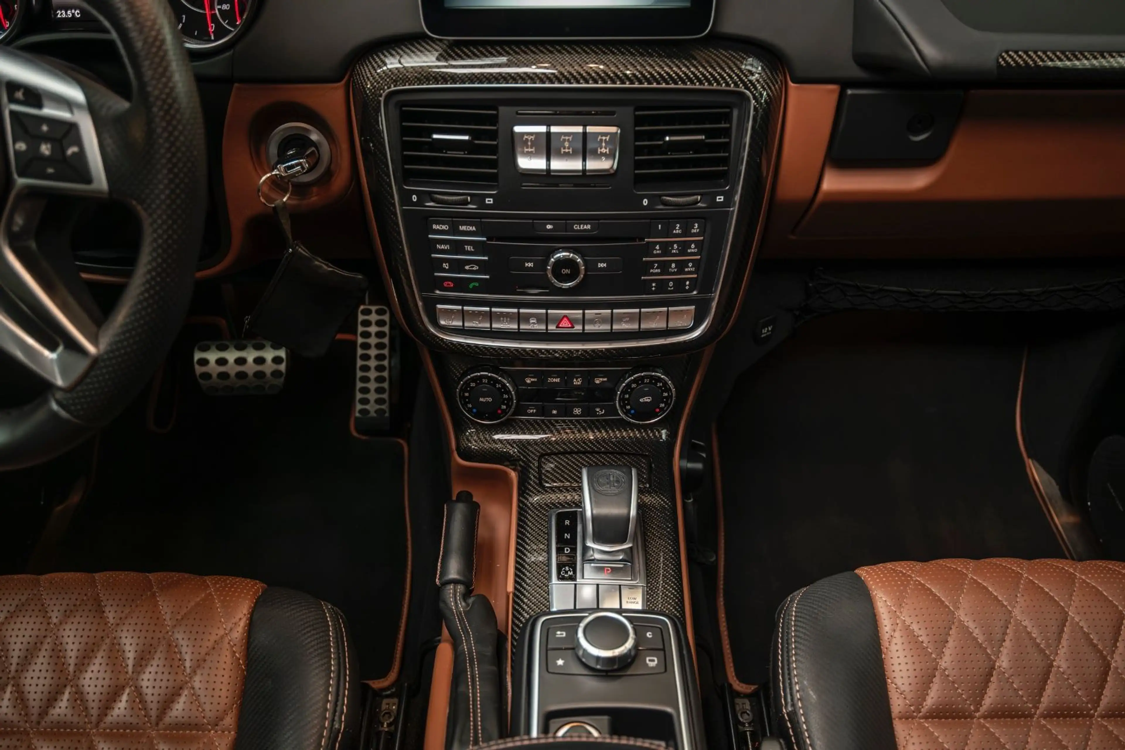 Mercedes-Benz G 63 AMG G63 Edition 463 - Exklusiv - Designo - CarPlay — photo 36