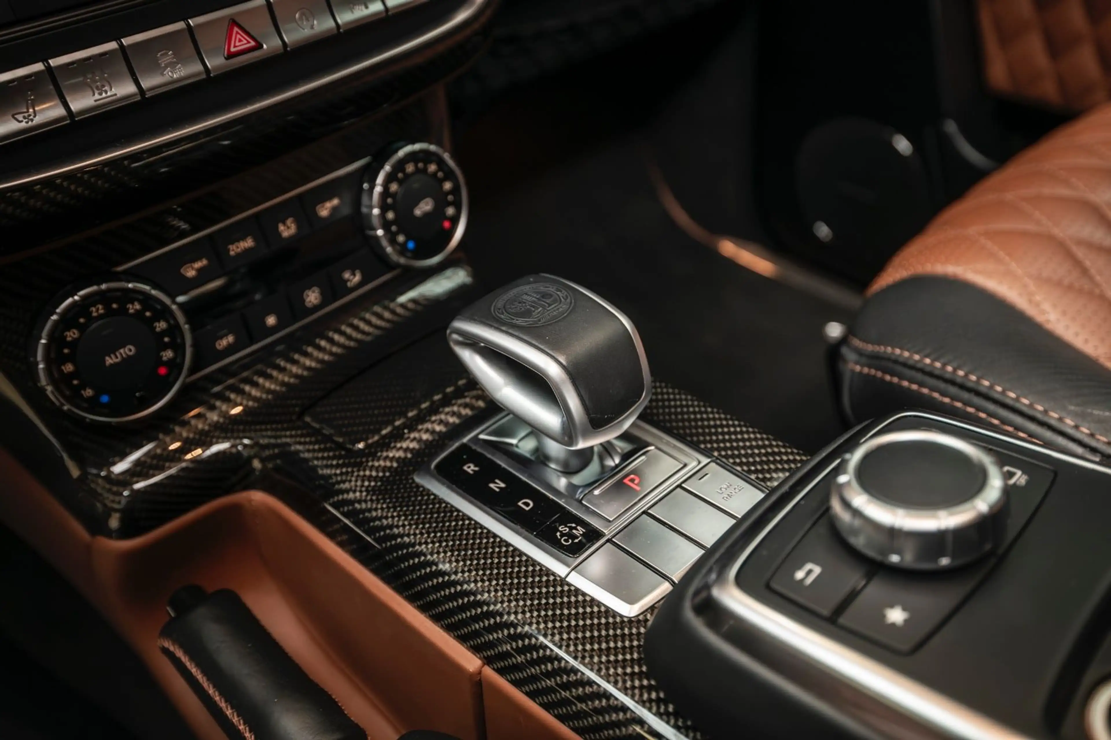 Mercedes-Benz G 63 AMG G63 Edition 463 - Exklusiv - Designo - CarPlay — photo 37