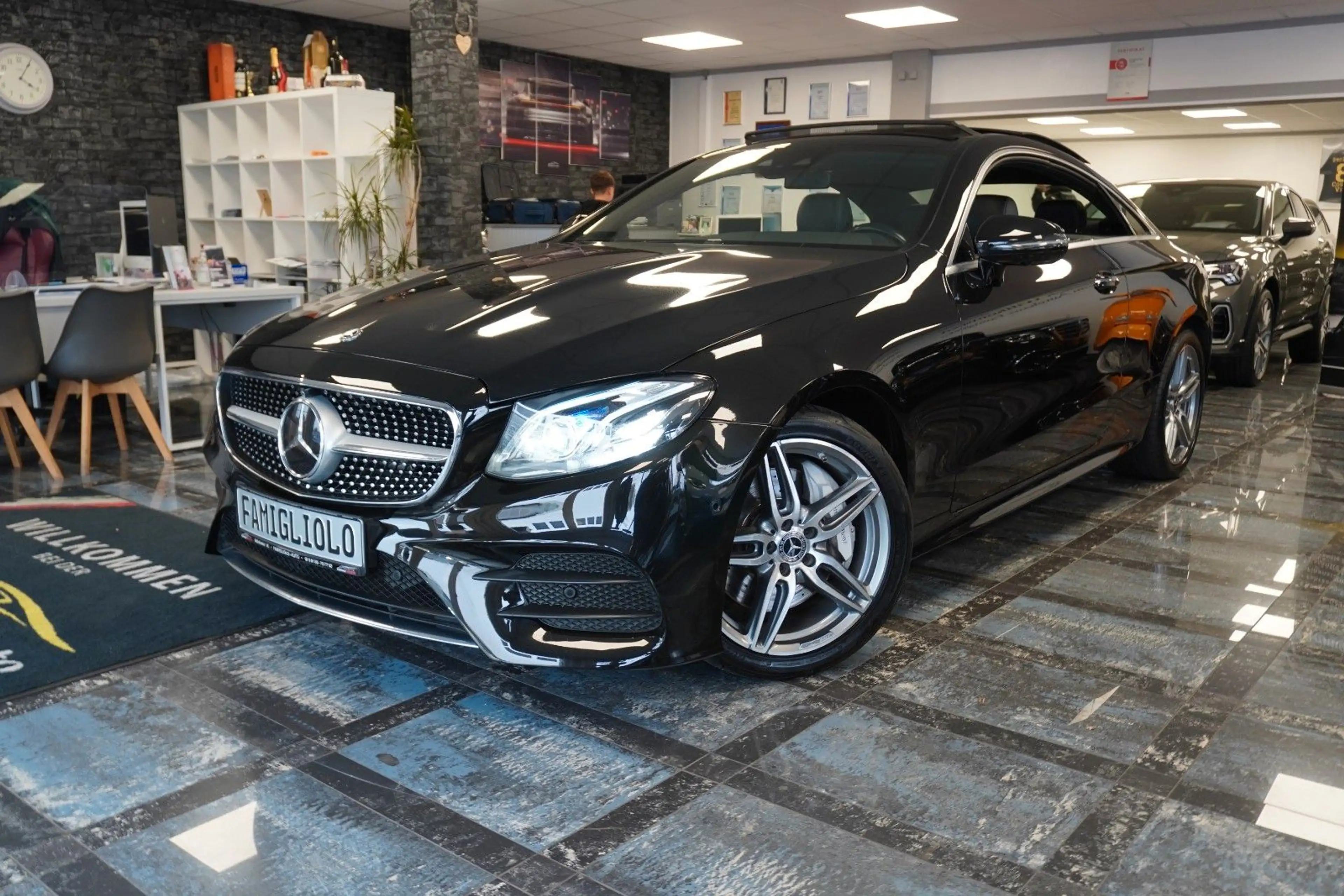 Mercedes-Benz E 400 Coupe 4Matic/Panoramadach/LED Schein/Leder — photo 7