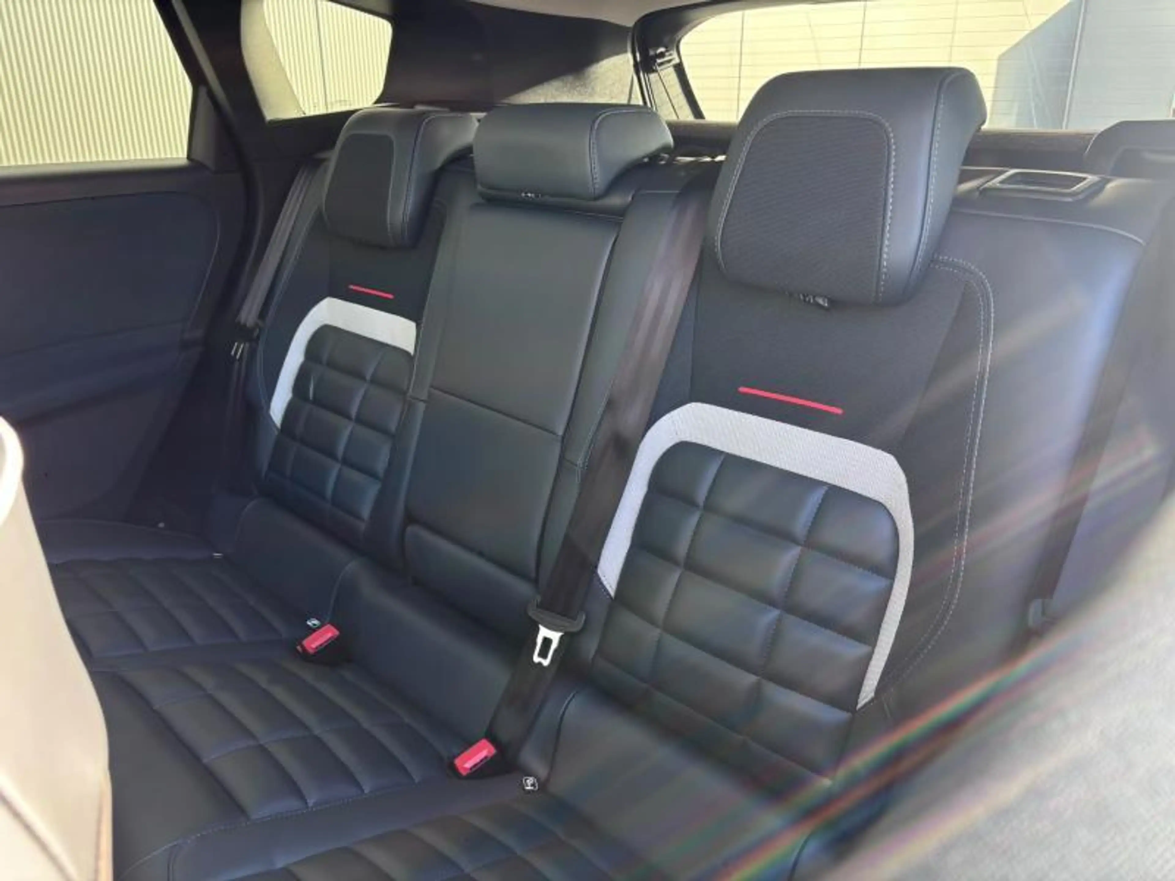 Citroen C5 Aircross ë- Max — photo 11