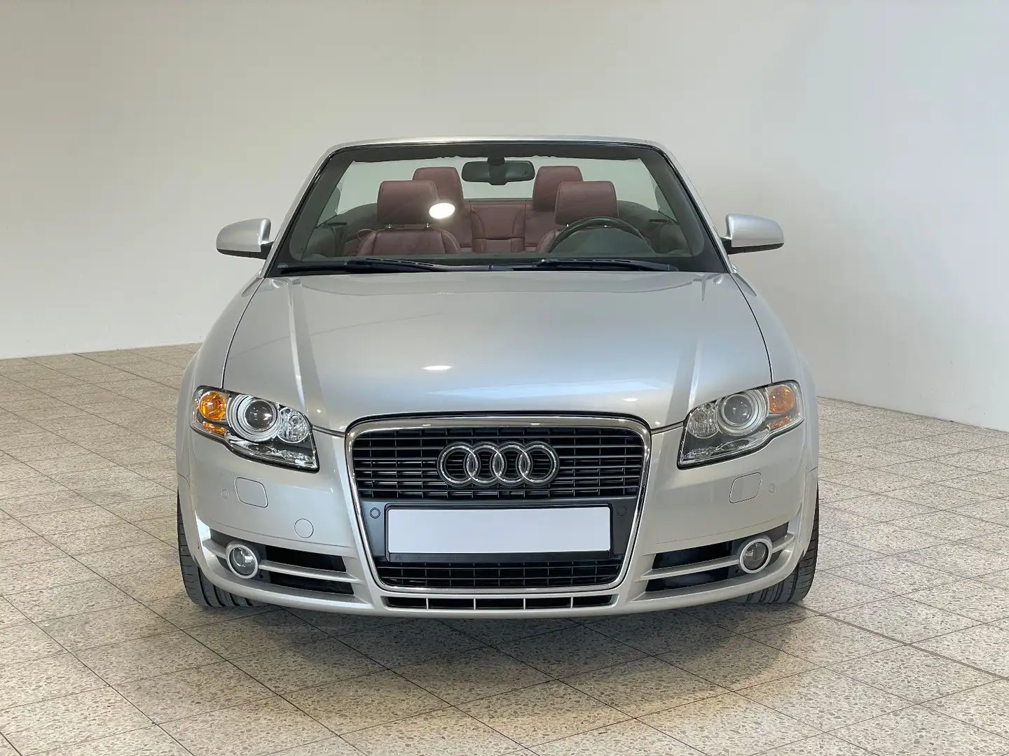 Audi A4 Cabriolet 2.0 TFSI Navi*Leder*Xenon Silber - 2