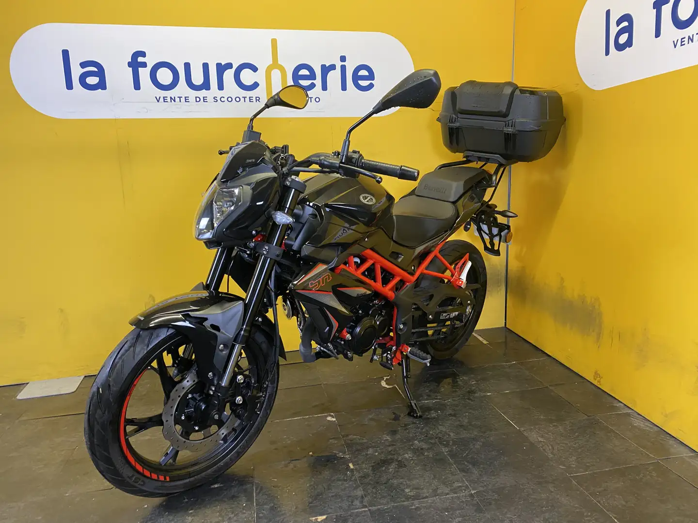 Benelli BN 125 Noir - 1