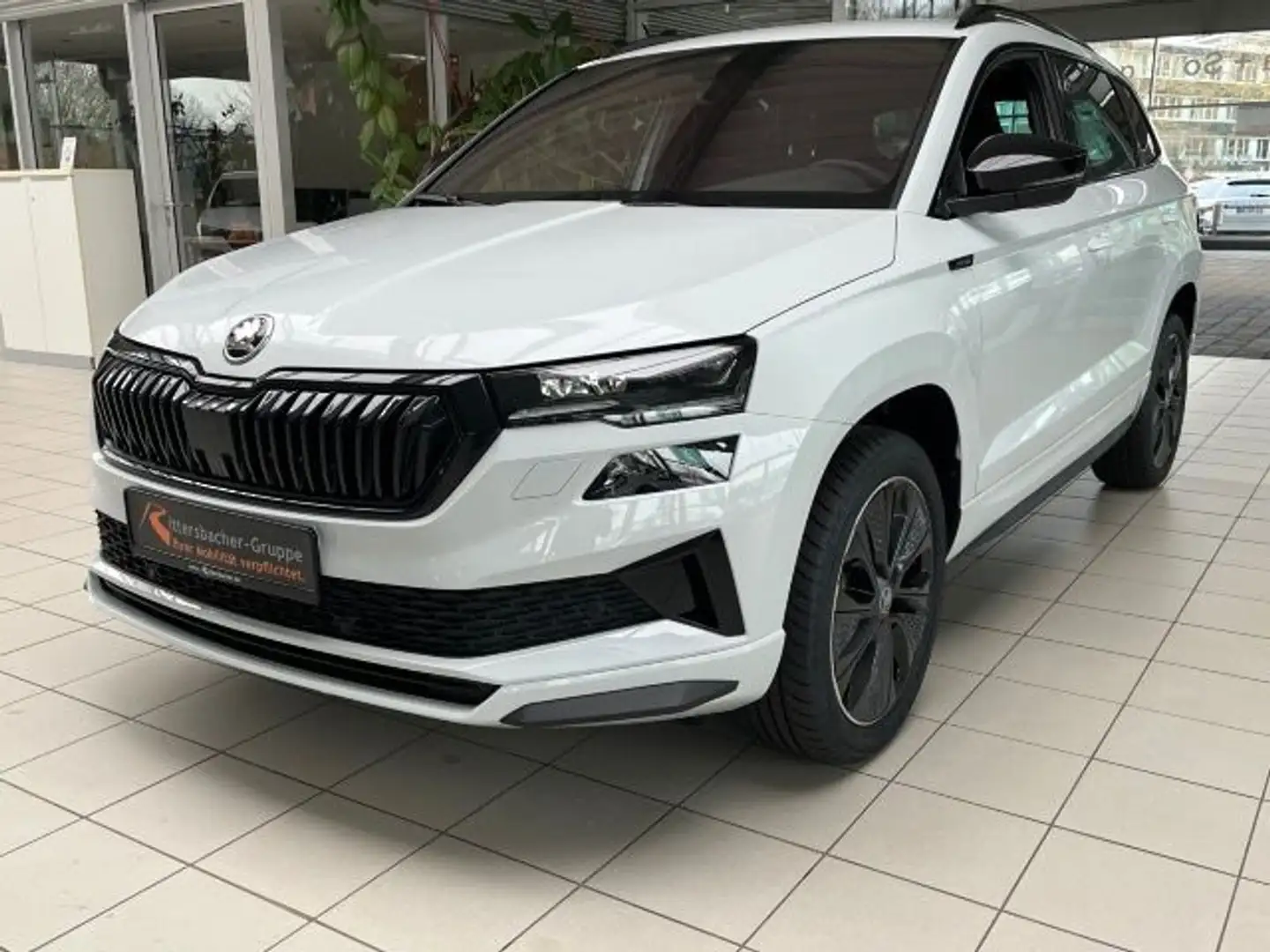 Skoda Karoq Sportline 1,5 TSI 110 kW 6-Gang sofort ver Weiß - 2