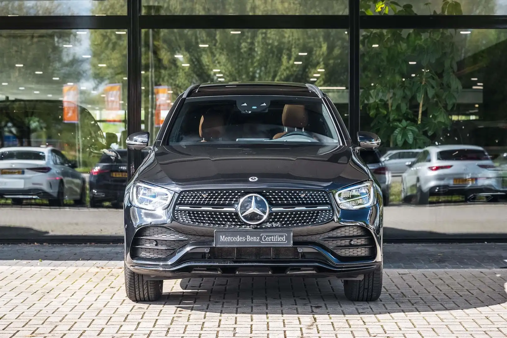 Mercedes-Benz GLC 300 300e 4MATIC | Premium plus | Panoramaschuifdak | H Zwart - 2