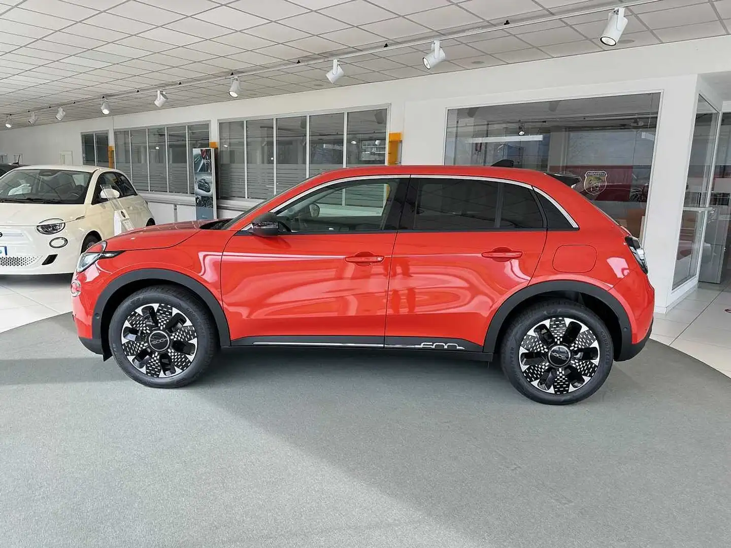 Fiat 600e La Prima KM 0 Orange - 2
