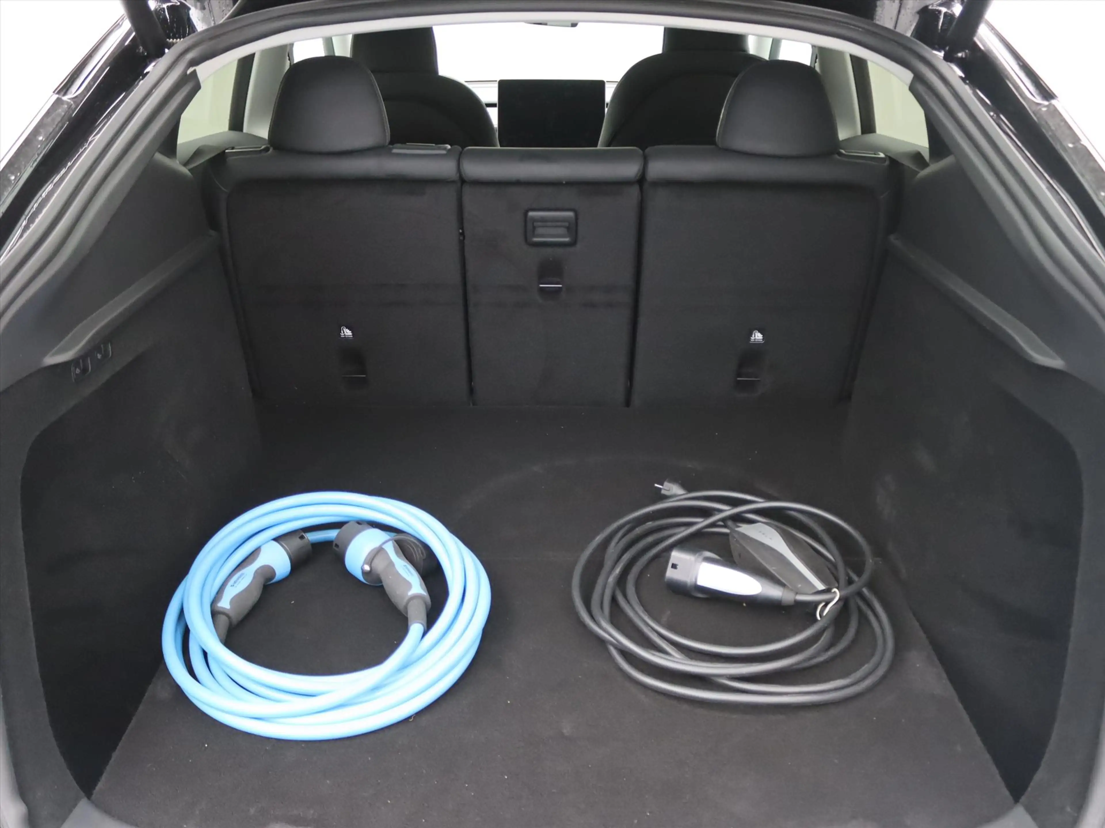 Tesla Model Y Long Range AWD 75kWh 351pk 93% SoH [ TREKHAAK+AMD — photo 25