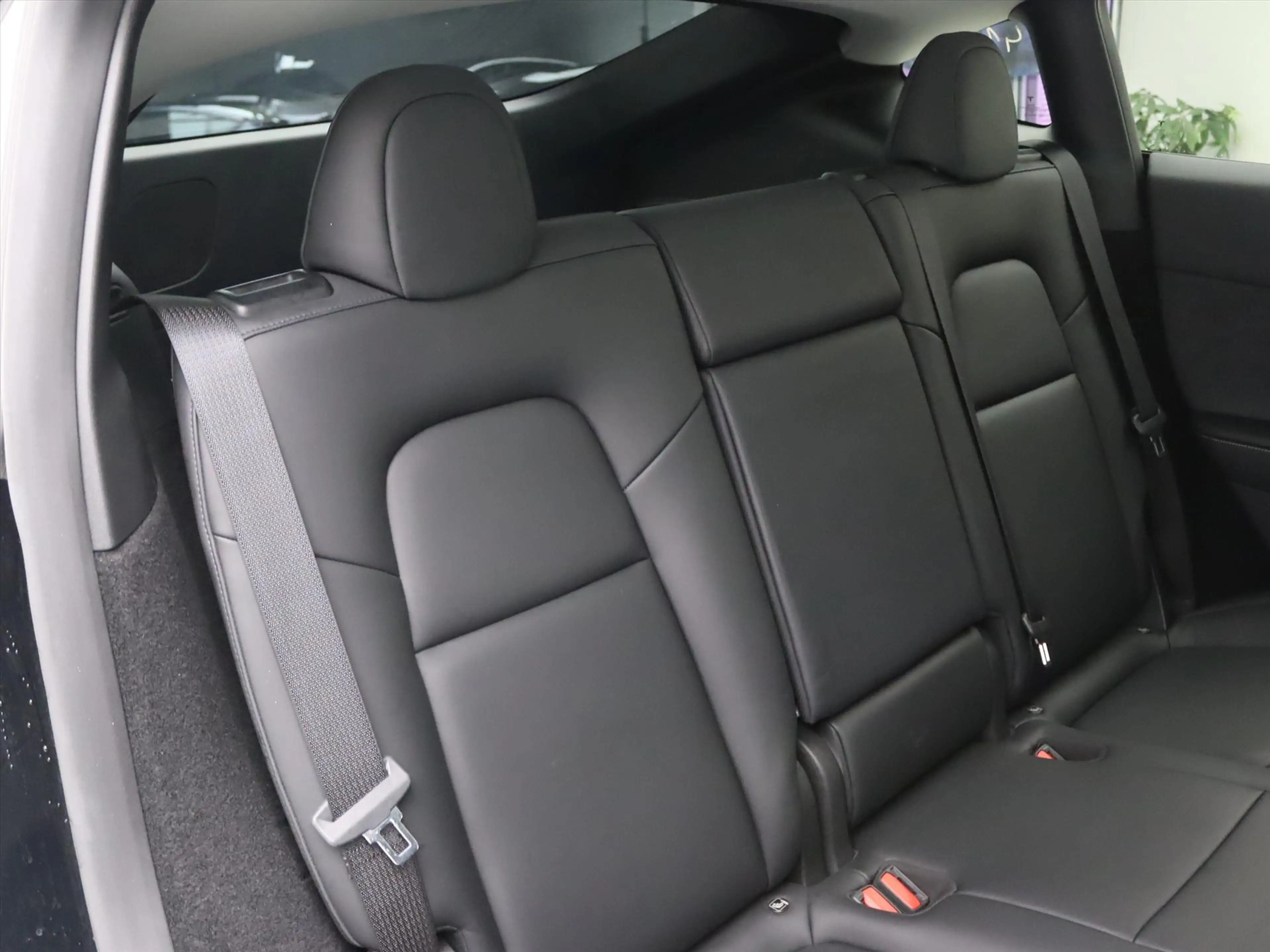 Tesla Model Y Long Range AWD 75kWh 351pk 93% SoH [ TREKHAAK+AMD — photo 14