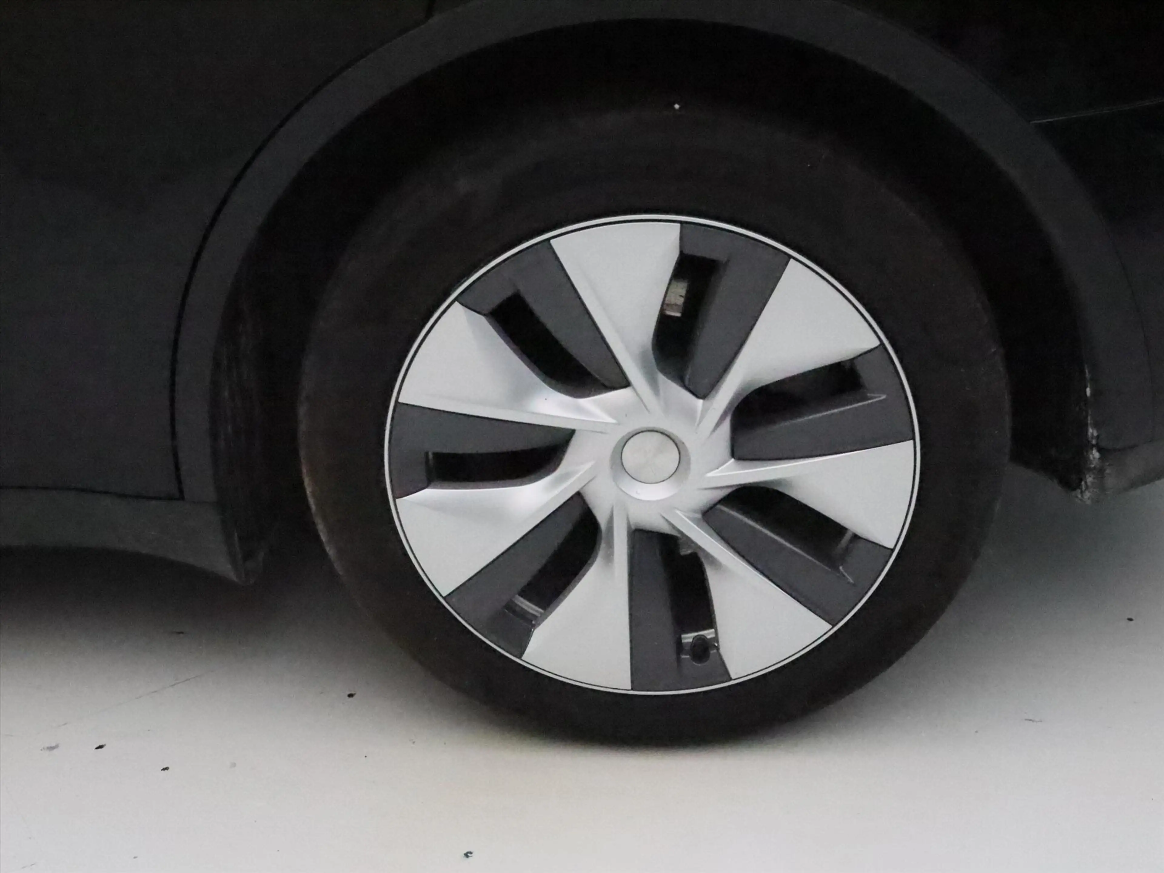 Tesla Model Y Long Range AWD 75kWh 351pk 93% SoH [ TREKHAAK+AMD — photo 12