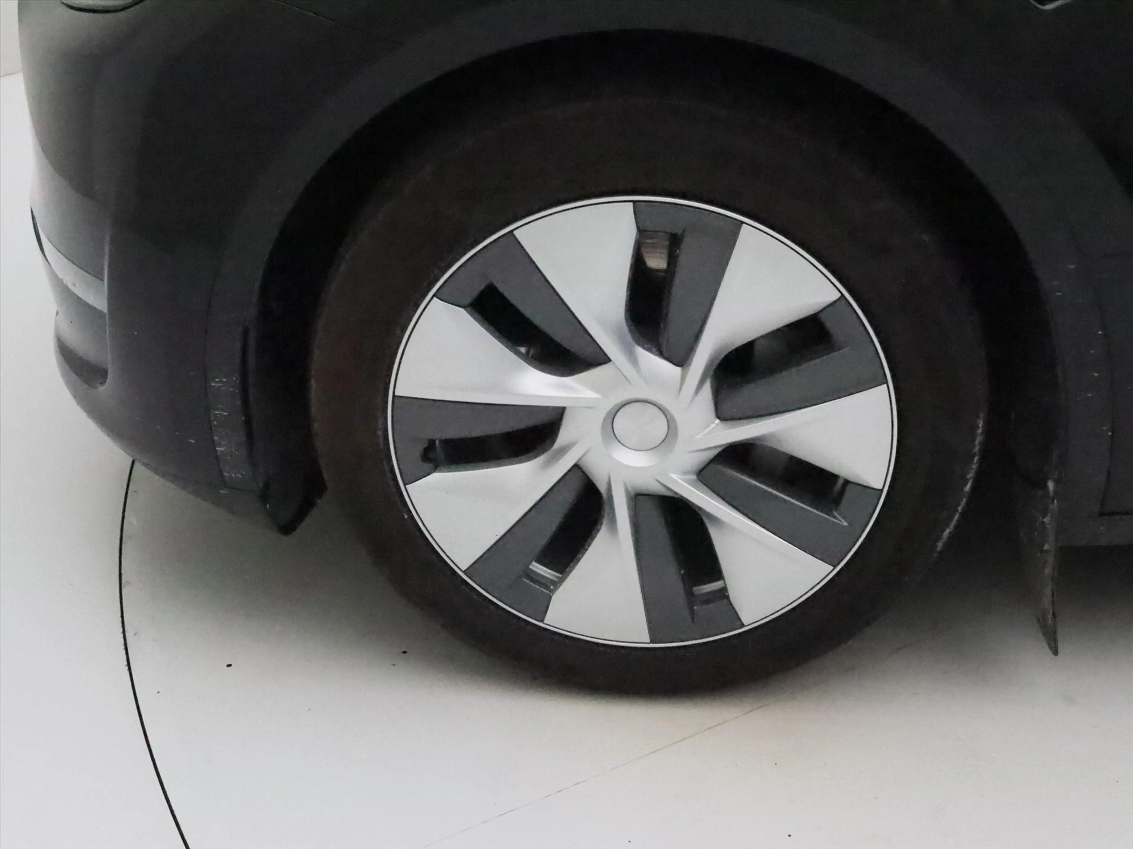Tesla Model Y Long Range AWD 75kWh 351pk 93% SoH [ TREKHAAK+AMD — photo 11