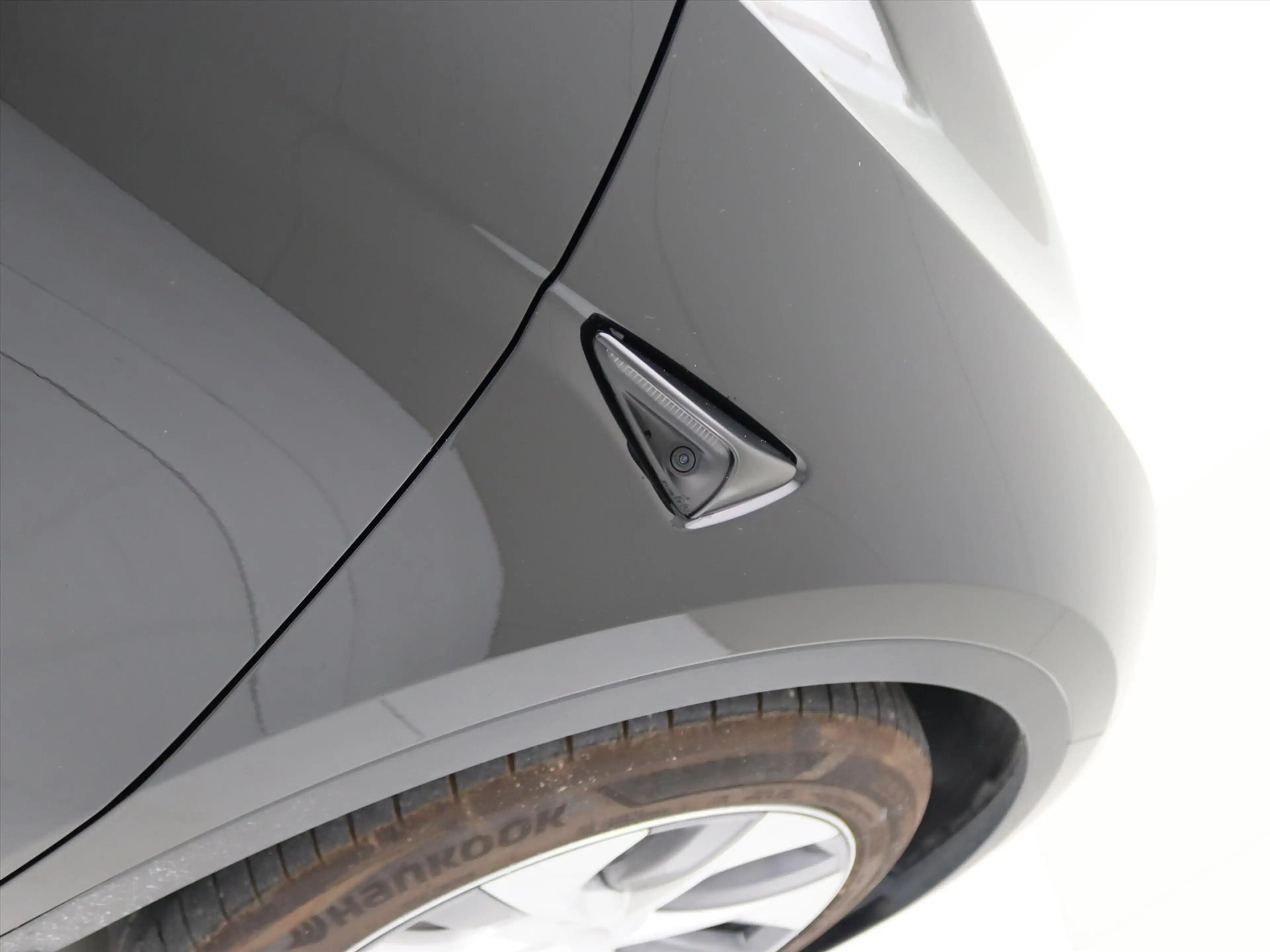 Tesla Model Y Long Range AWD 75kWh 351pk 93% SoH [ TREKHAAK+AMD — photo 27
