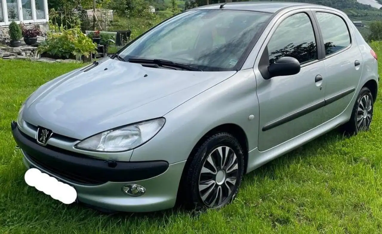 Peugeot 206 1.6i 16V XT A