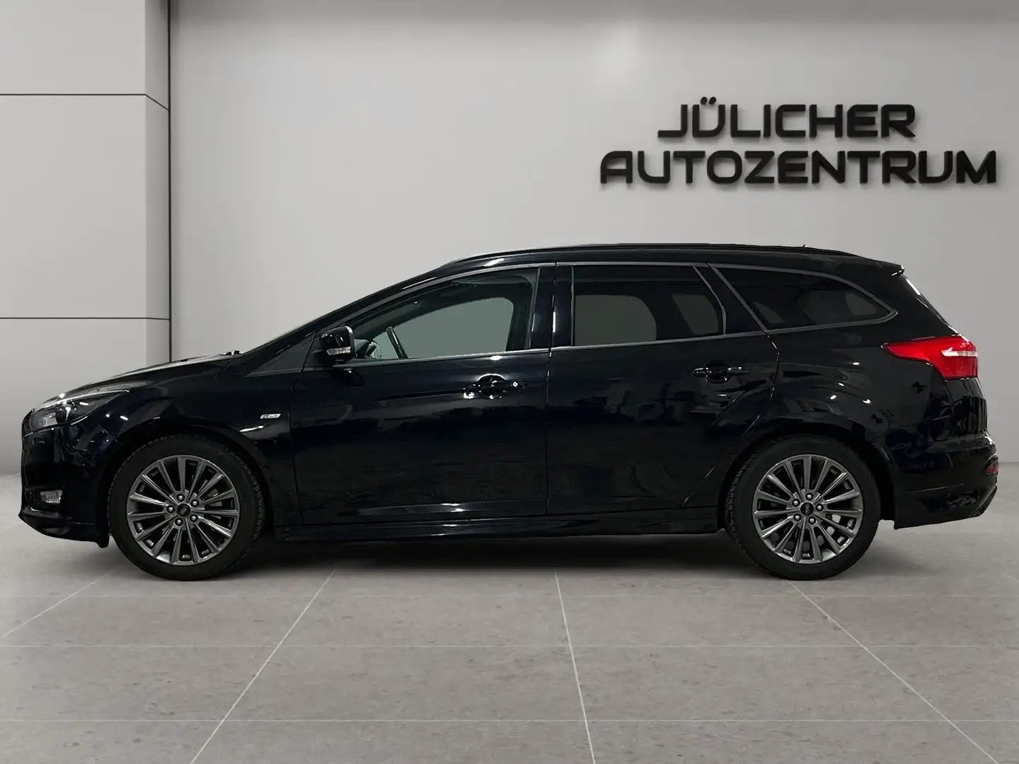 Ford Focus Turnier 1.5 ST-Line, 8x bereift Noir - 2