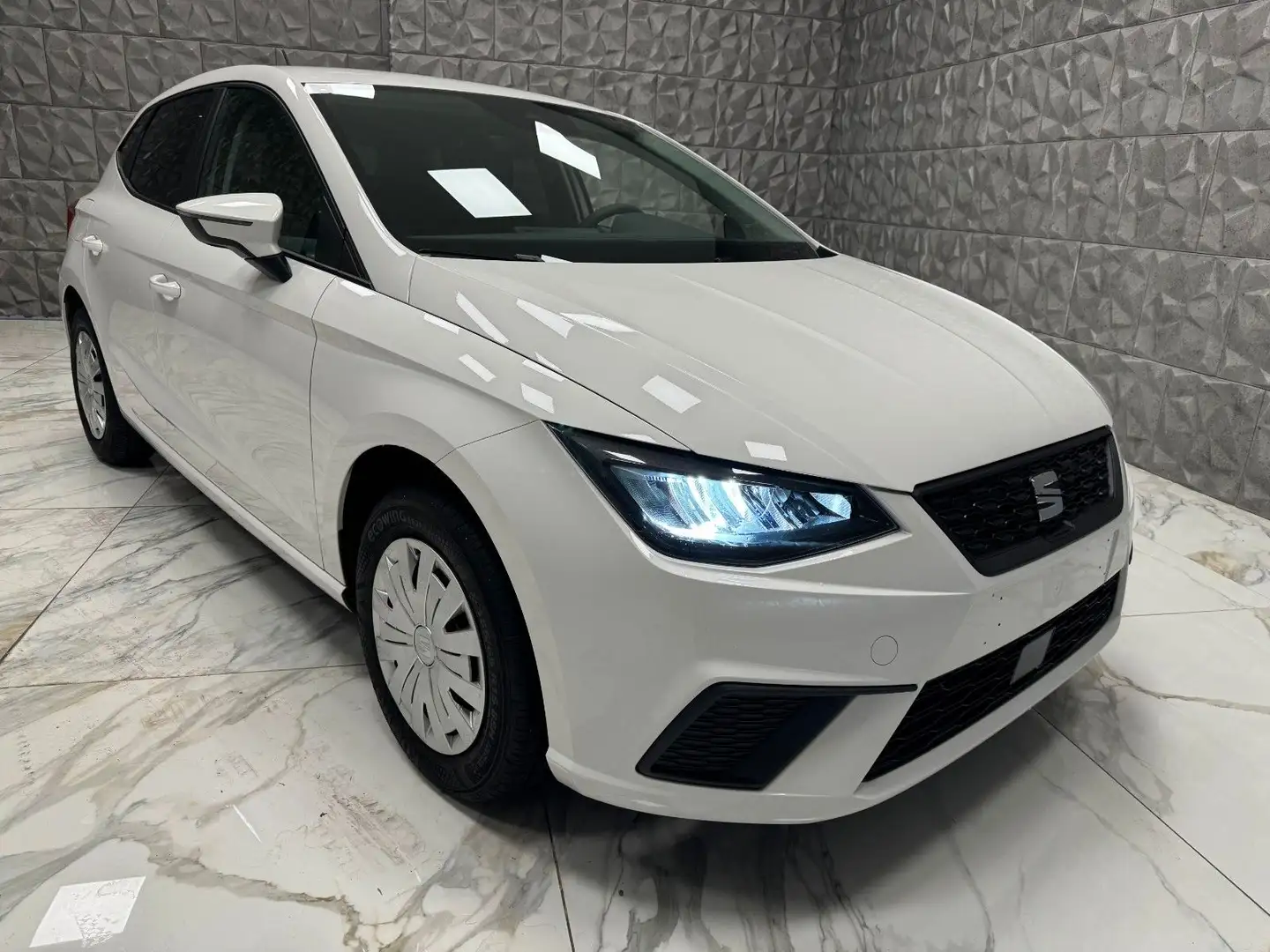SEAT Ibiza Reference ** Voll Fahrbereit ** Weiß - 1
