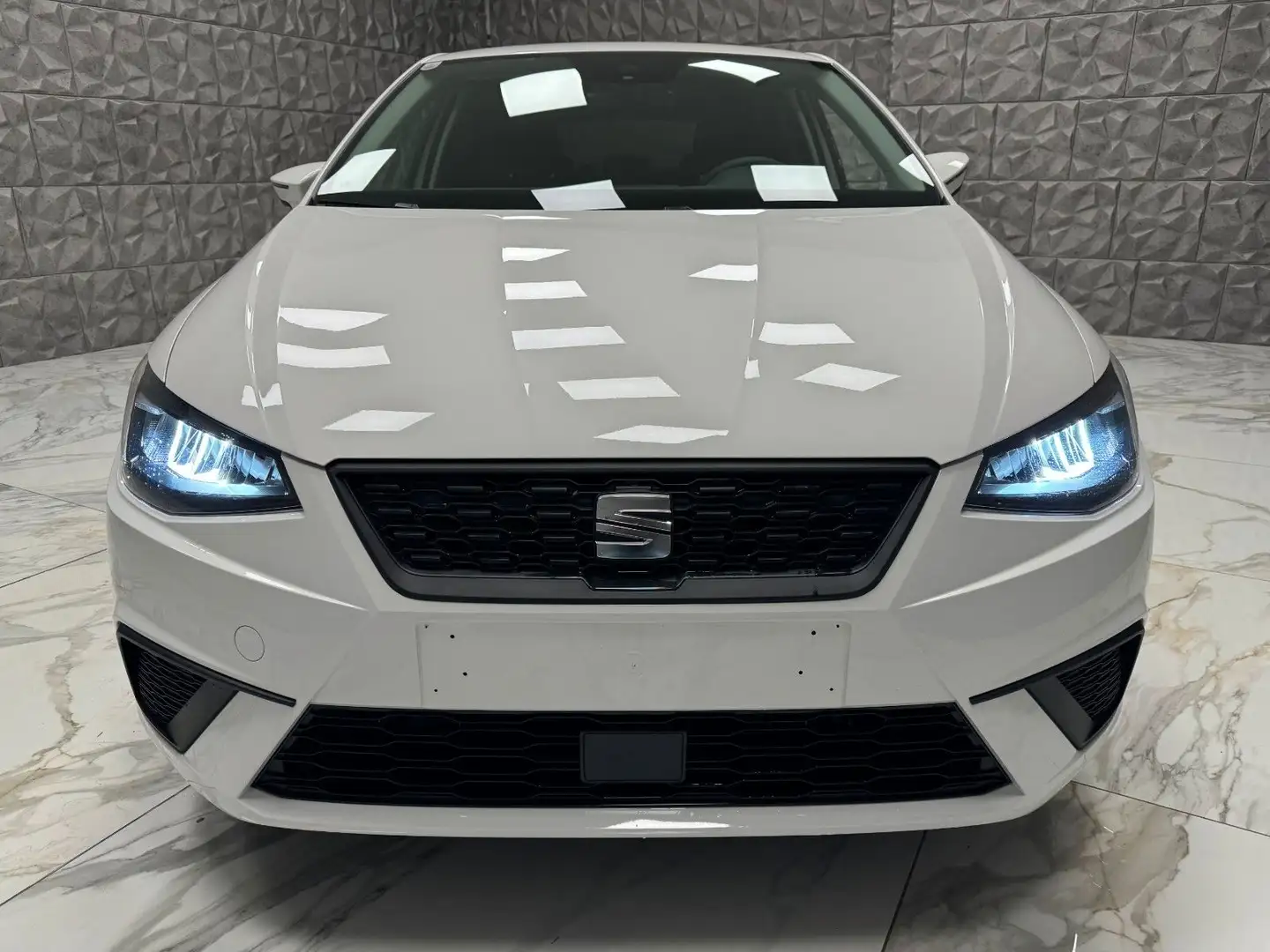 SEAT Ibiza Reference ** Voll Fahrbereit ** Weiß - 2