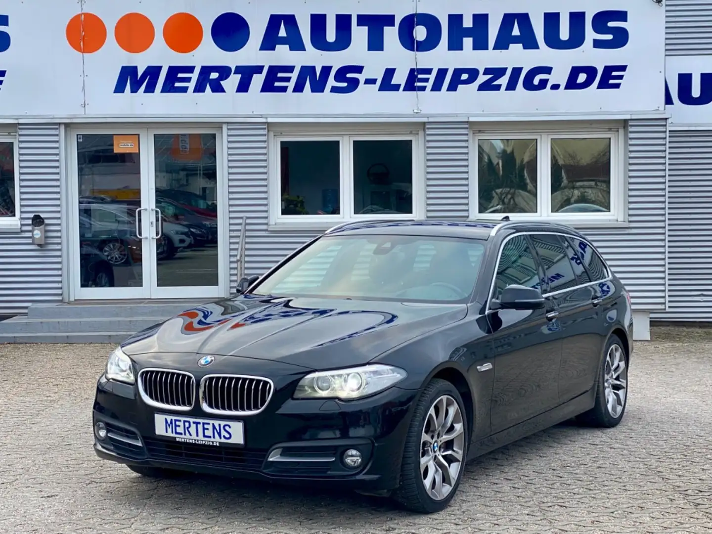 BMW 530 d x Leder Navi HeadUp SHZ AHK Kamera Schwarz - 1