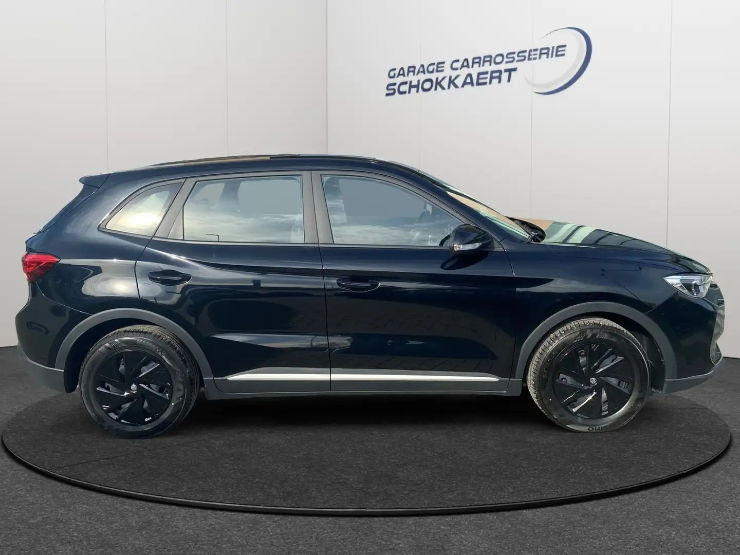 MG ZS Standard Schwarz - 2
