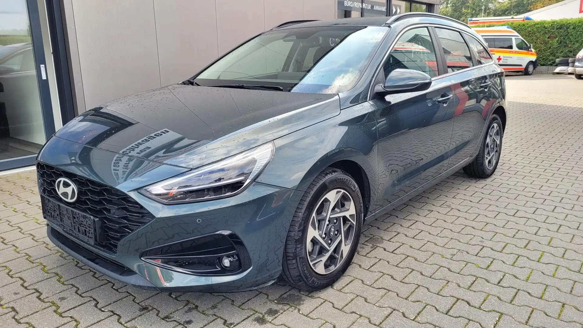 Hyundai i30 Kombi Style*LED*Navi*Shzg*Lhzg*PDC*Kamera Grün - 1