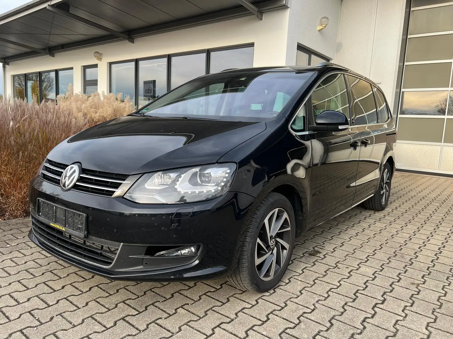 Volkswagen Sharan 2.0TSI DSG Sound 7-Sitze Mechatronik def. Schwarz - 1