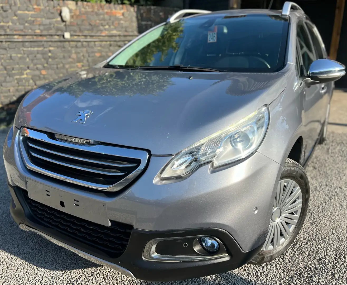 Peugeot 2008 1.6i Allure + NAVI + CAR-PASS + BOITE AUTOMAAT Grijs - 1