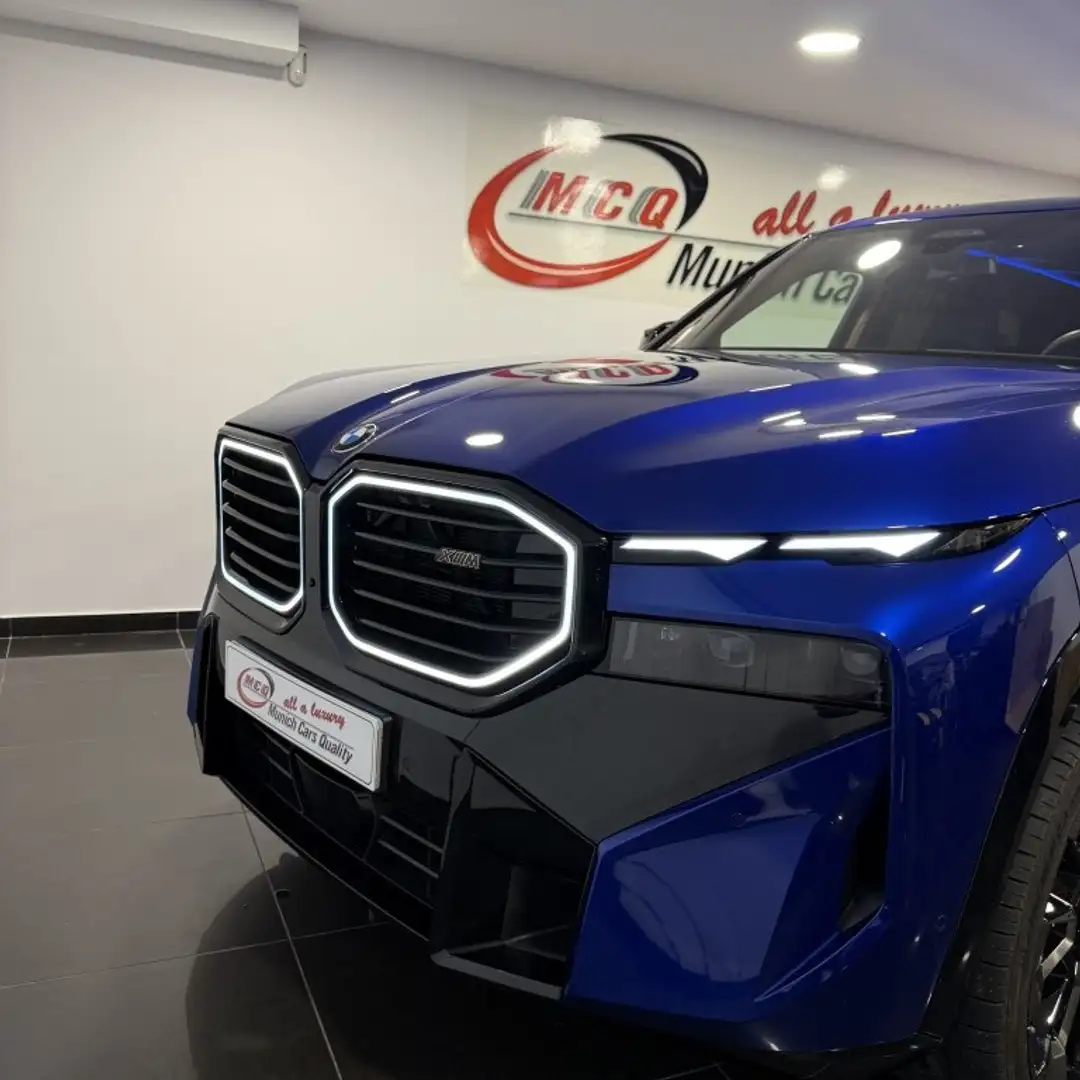 BMW XM Azul - 1