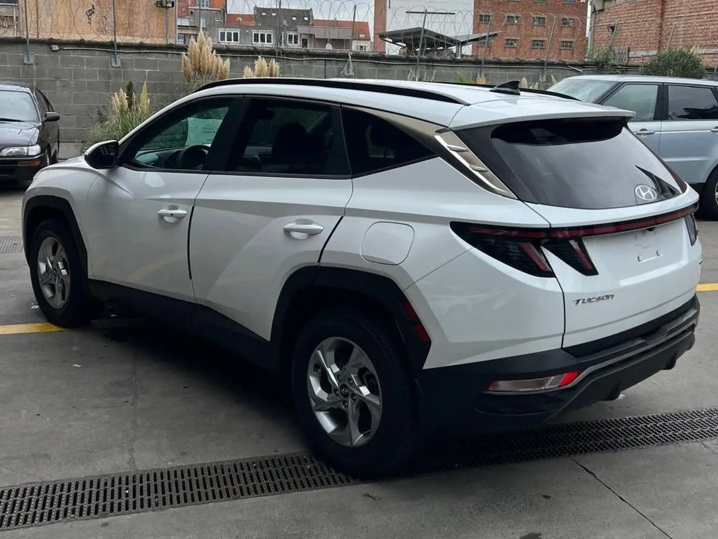 Hyundai TUCSON 4WD-ONLY FOR EXPORT OUT OF EUROPE Weiß - 2
