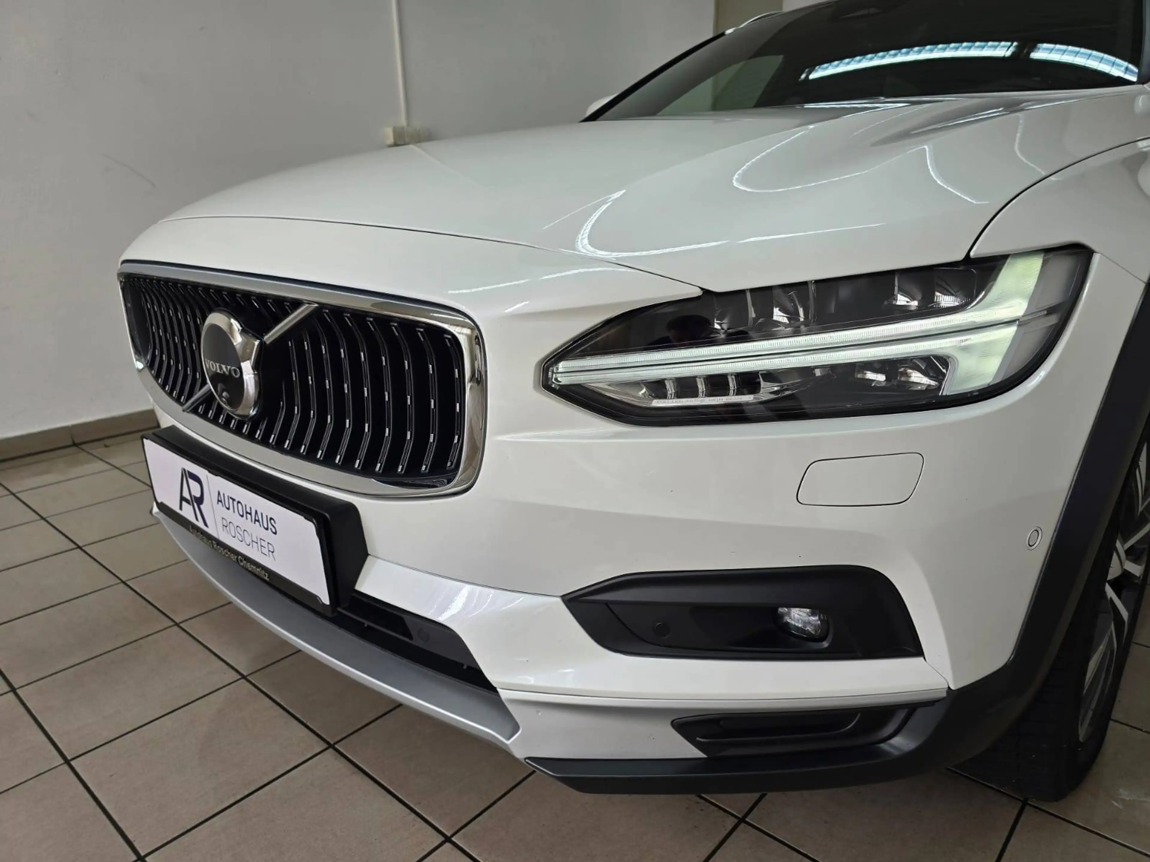 Volvo V90 Cross Country Ultimate AWD Sonderfarbe Crystal White 360° Bowers&Wilkins Standheizung Kristallglas Schalthebel — photo 5