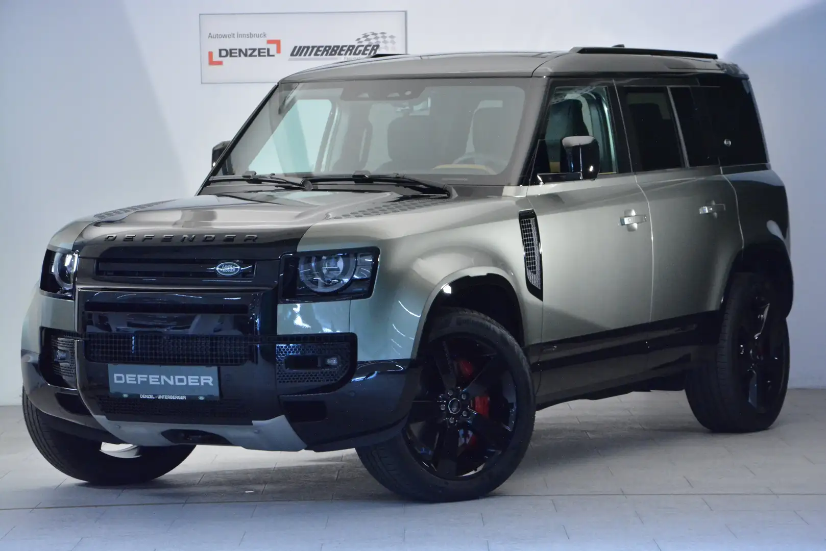 Land Rover Defender 110 D300 X AWD Aut. el. Sitze Klima Grün - 1