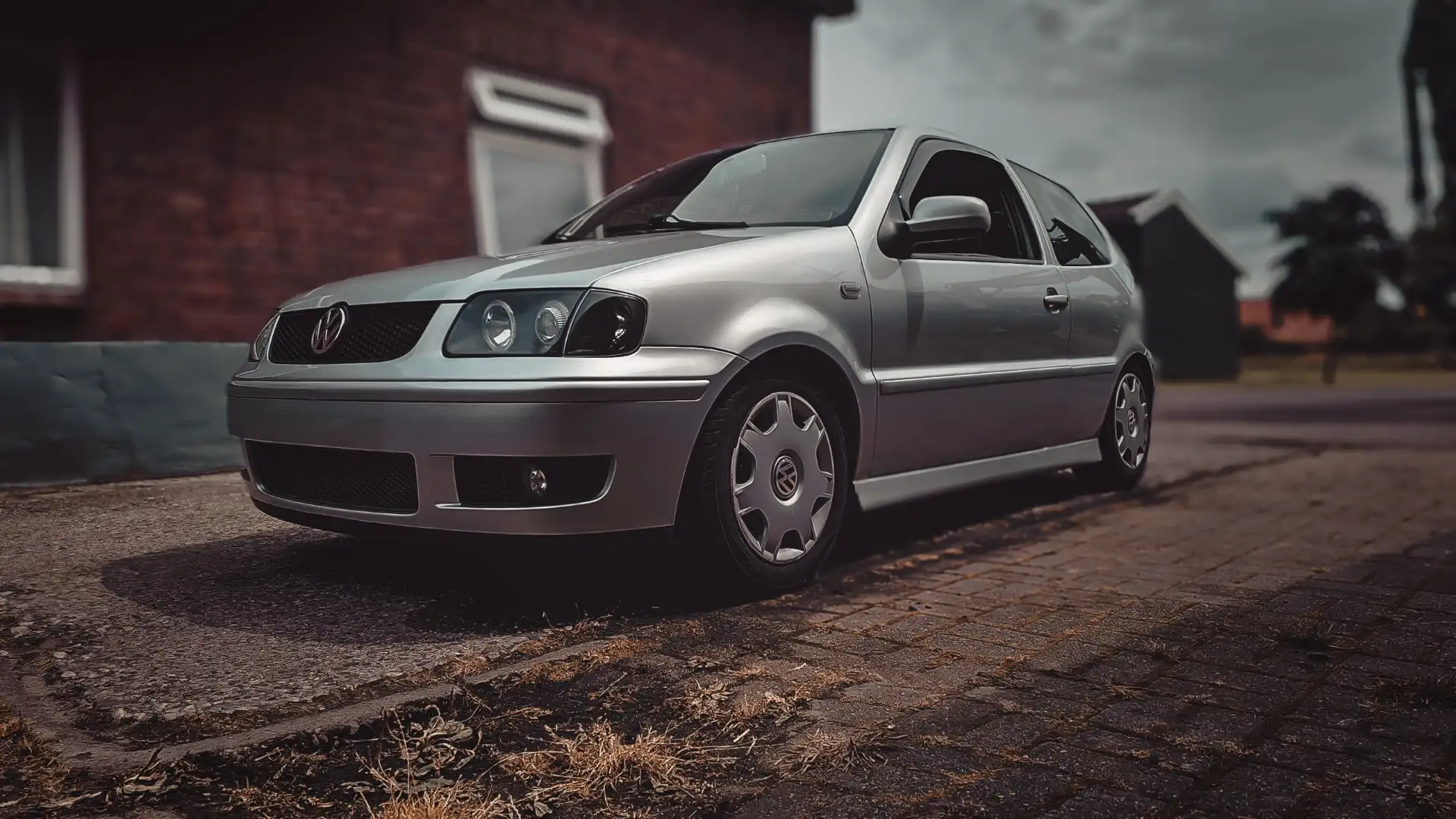 Volkswagen Polo 1.4-16V Trendline Срібний - 1