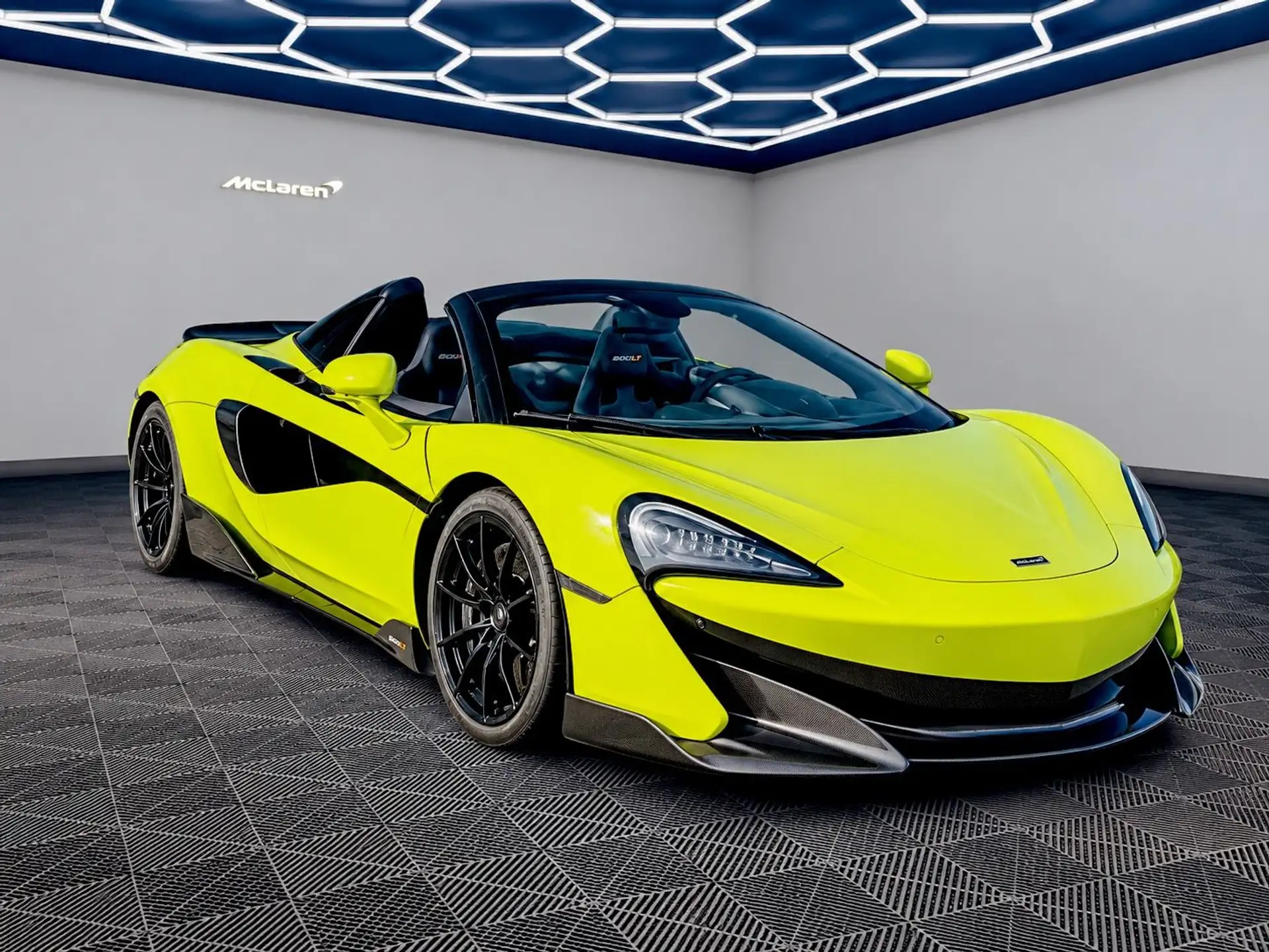맥라렌 600LT Spider 2020 옐로 사진 3