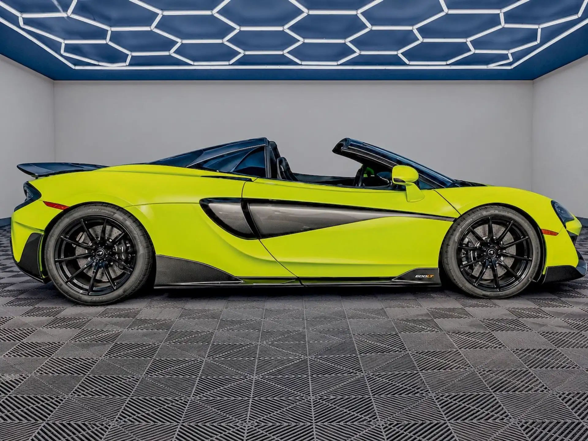 맥라렌 600LT Spider 2020 옐로 사진 4