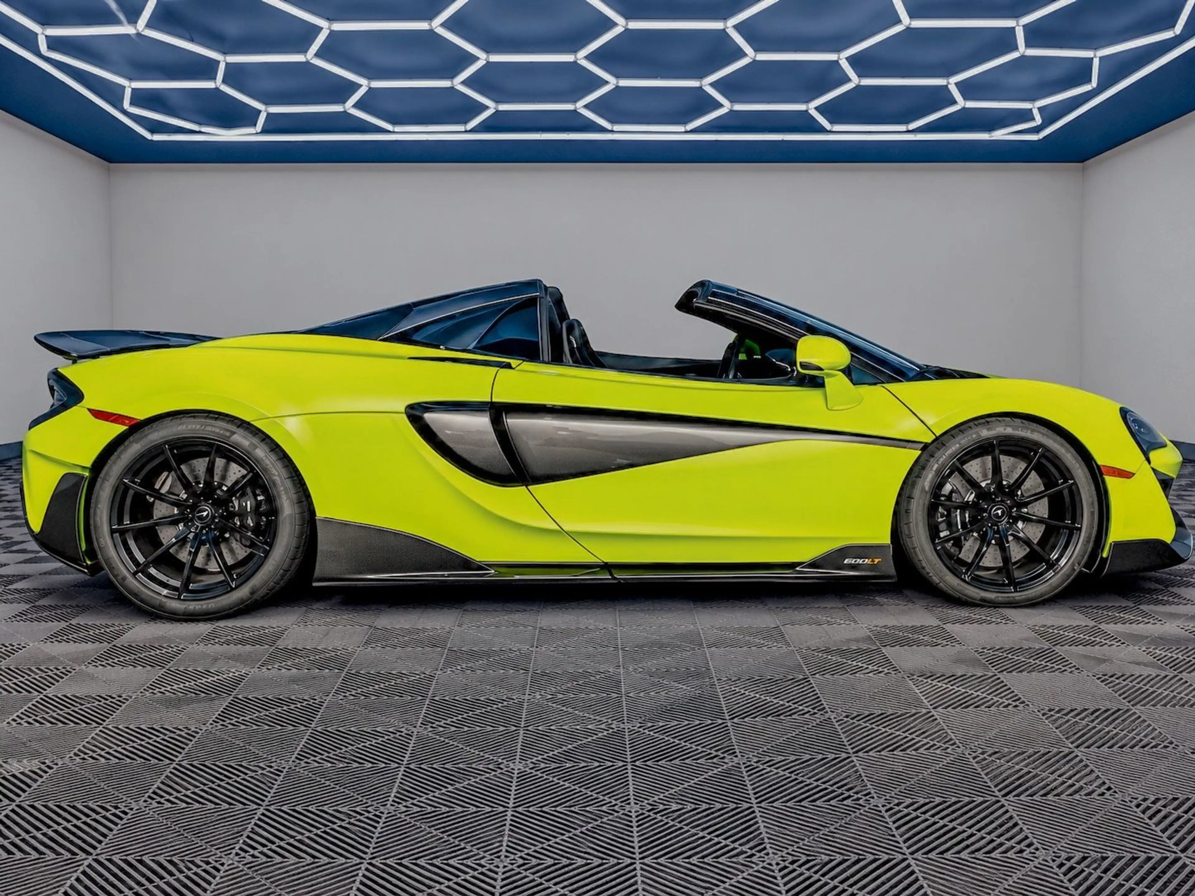 McLaren 600LT Spider | Carbon-Paket | B&W | Lift — photo 4