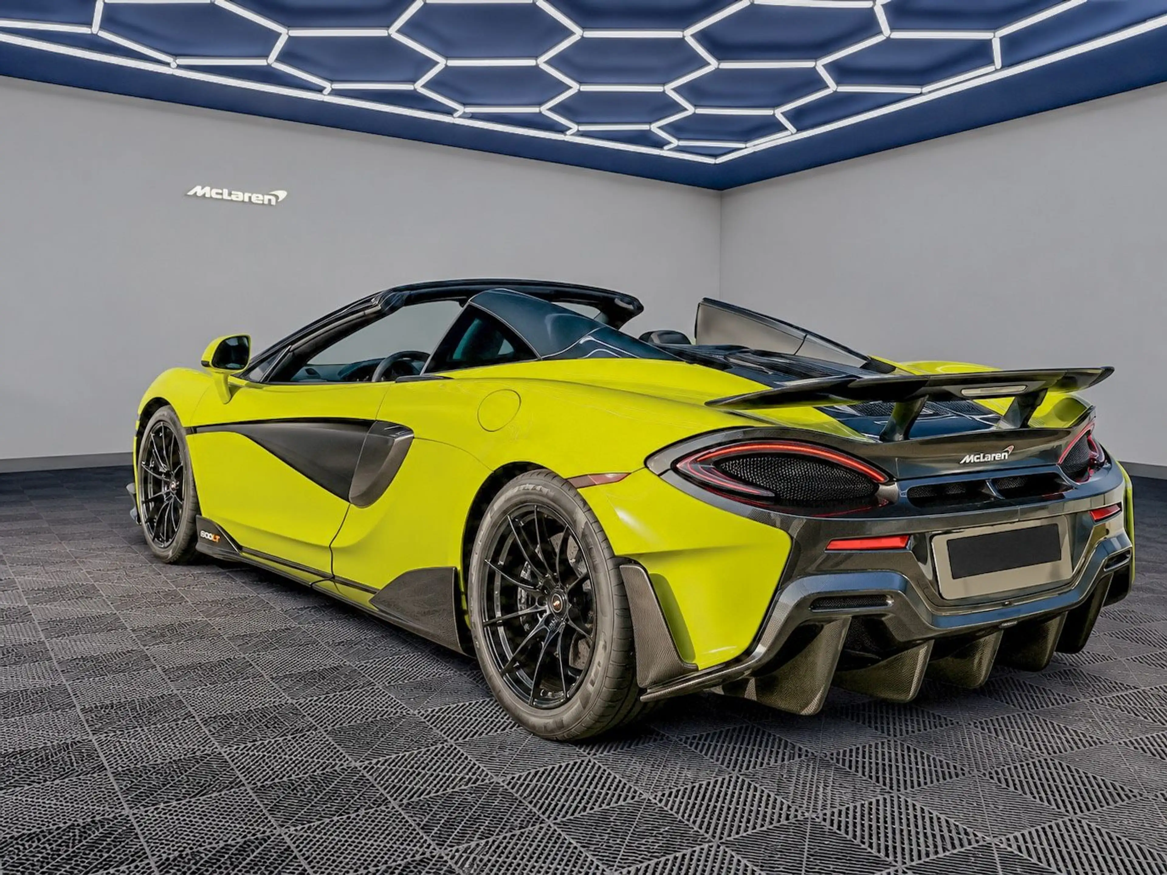 McLaren 600LT Spider | Carbon-Paket | B&W | Lift — photo 7