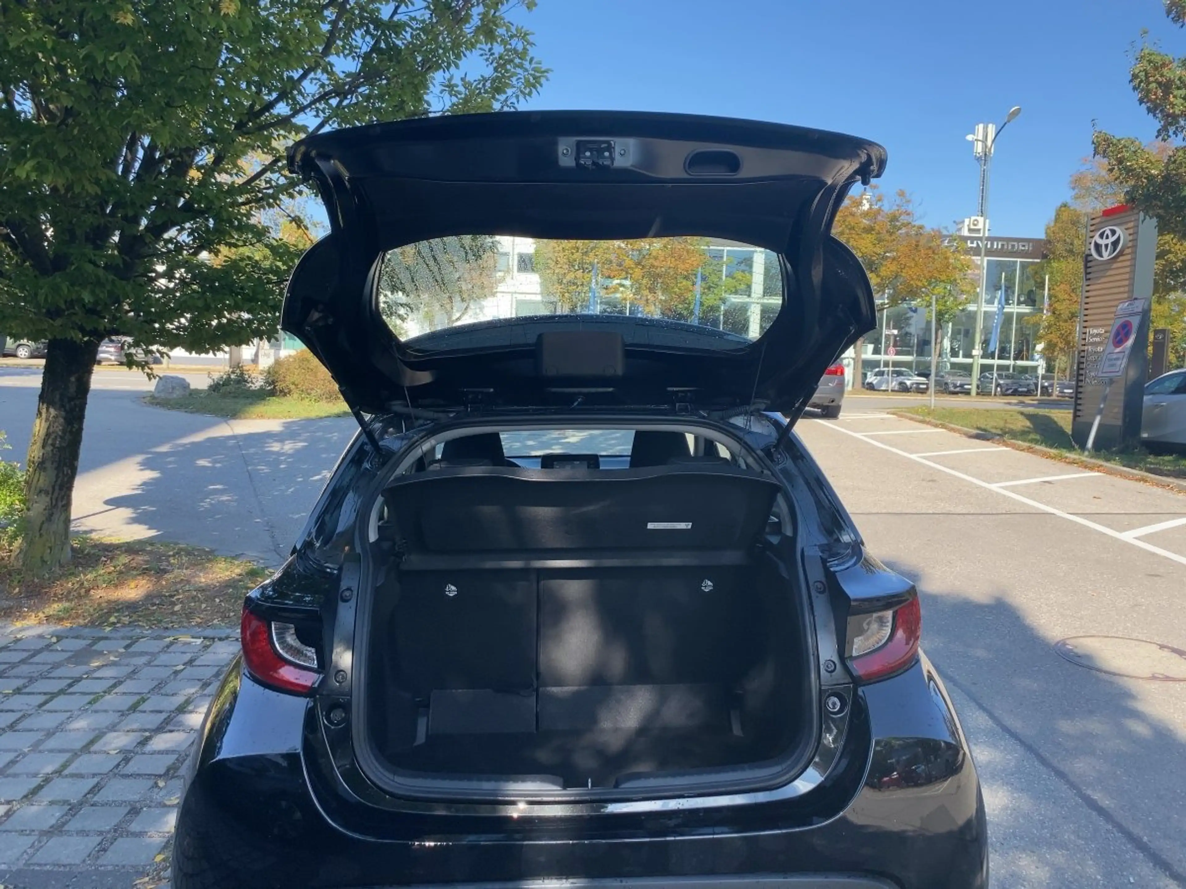 Toyota Yaris 1.5 Comfort — photo 10