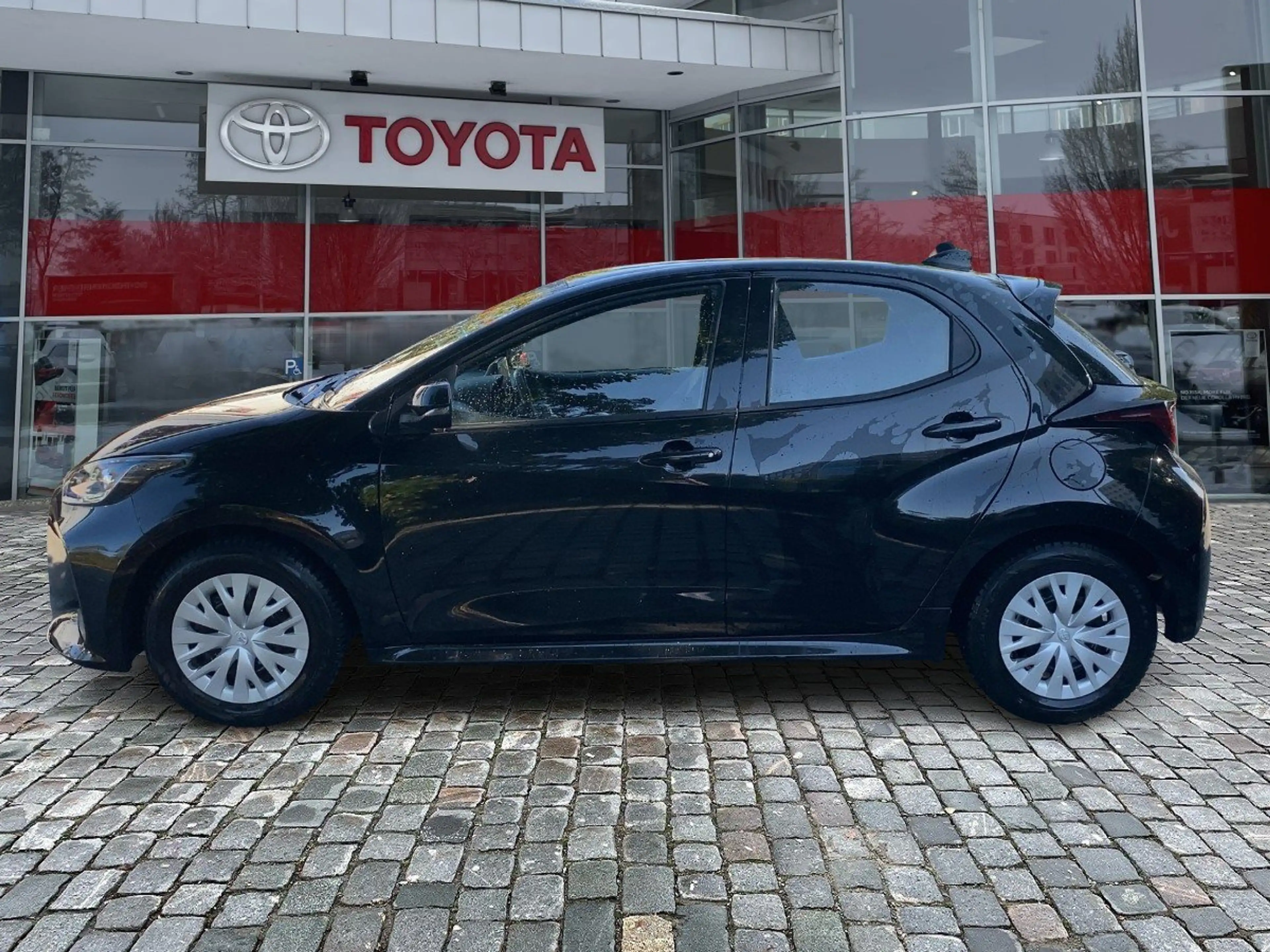 Toyota Yaris 1.5 Comfort — photo 3