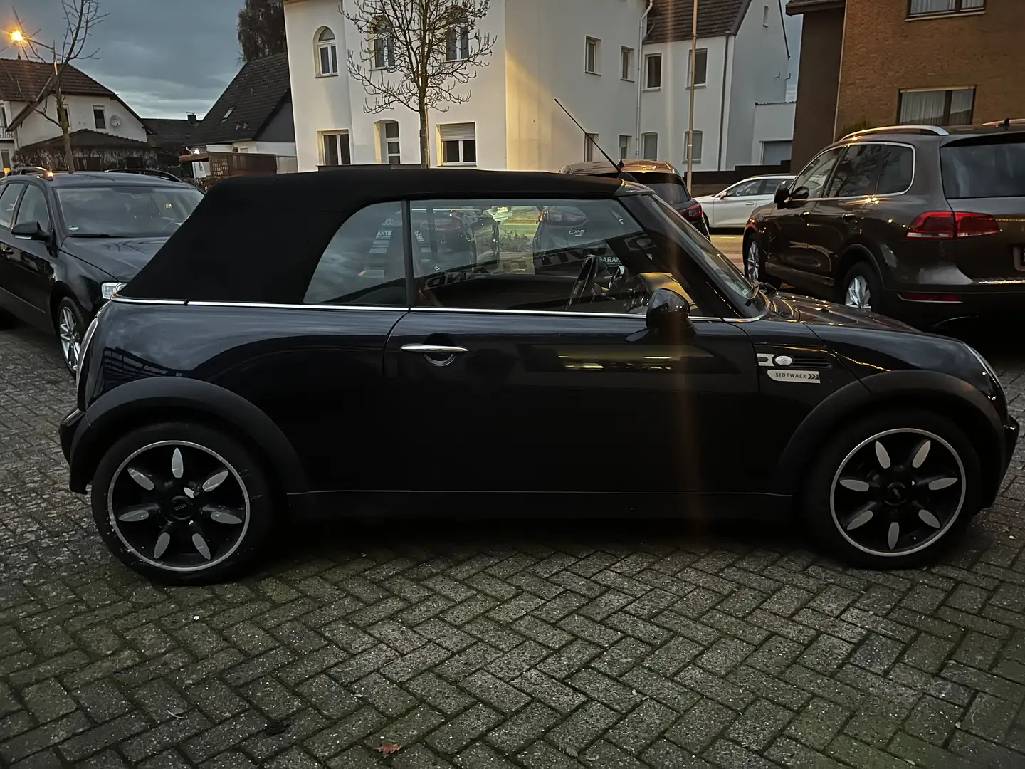MINI Cooper Cabrio Cooper Sidewalk Noir - 2
