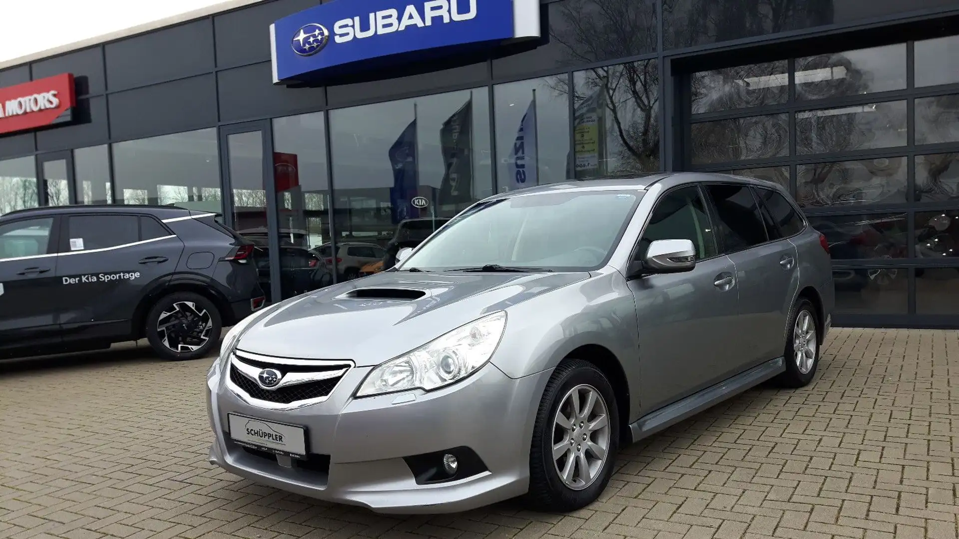 Subaru Legacy Kombi/ Outback 2,0D MT Stříbrná - 1