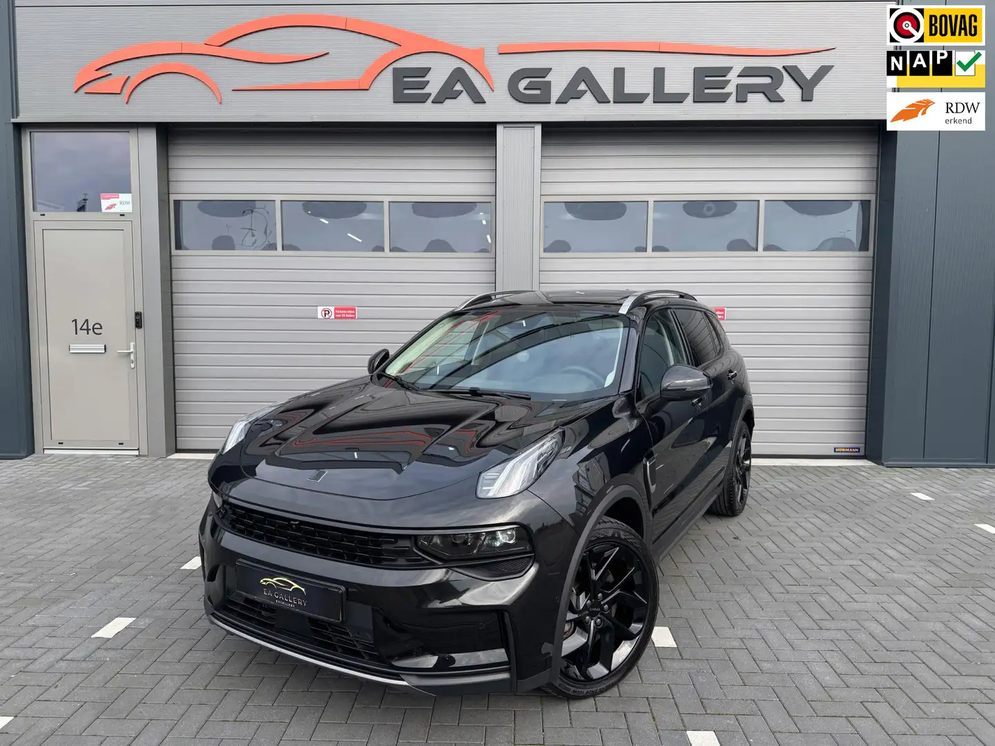 Lynk & Co 01 1.5 Bomvol Black Edition 261PK 360°Camera Zwart - 1