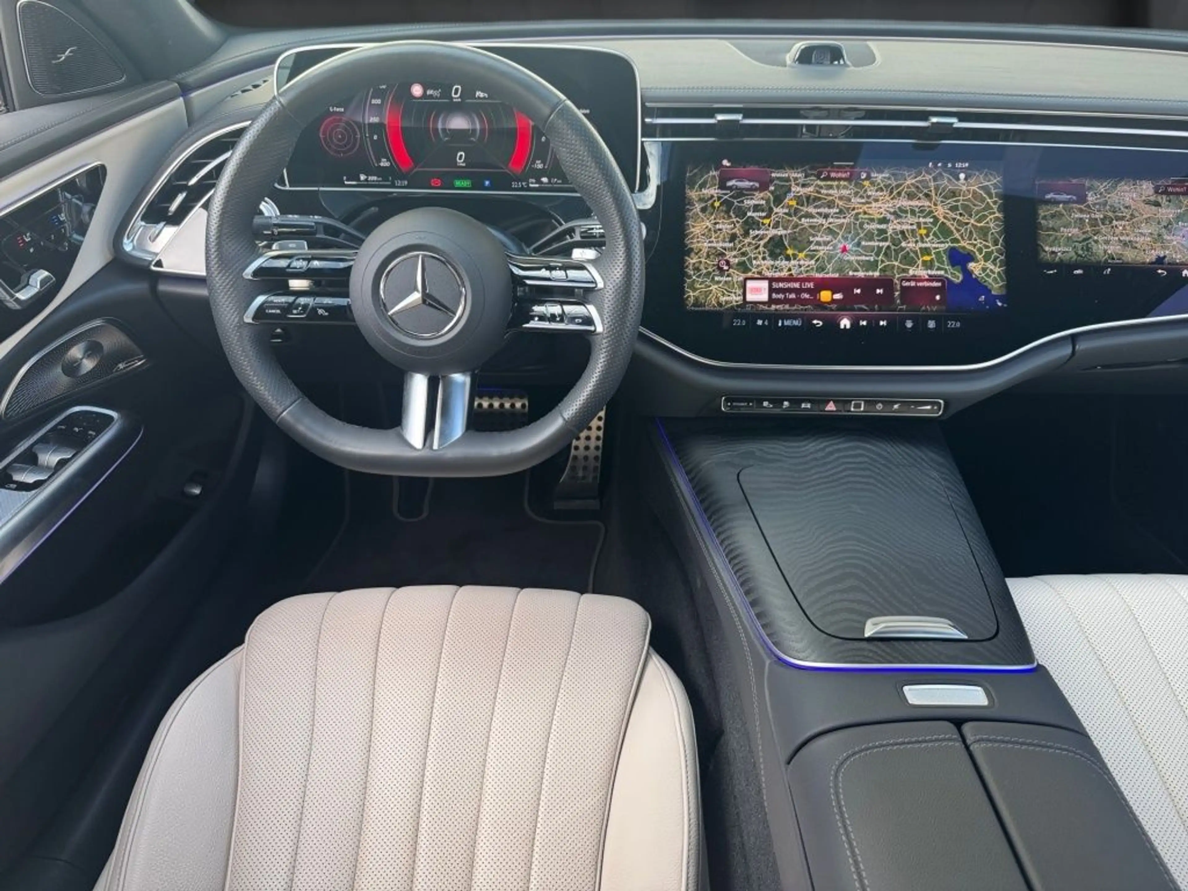 Mercedes-Benz E 300 de 4M AMG. Pano, Superscreen, Beige Int. — photo 8