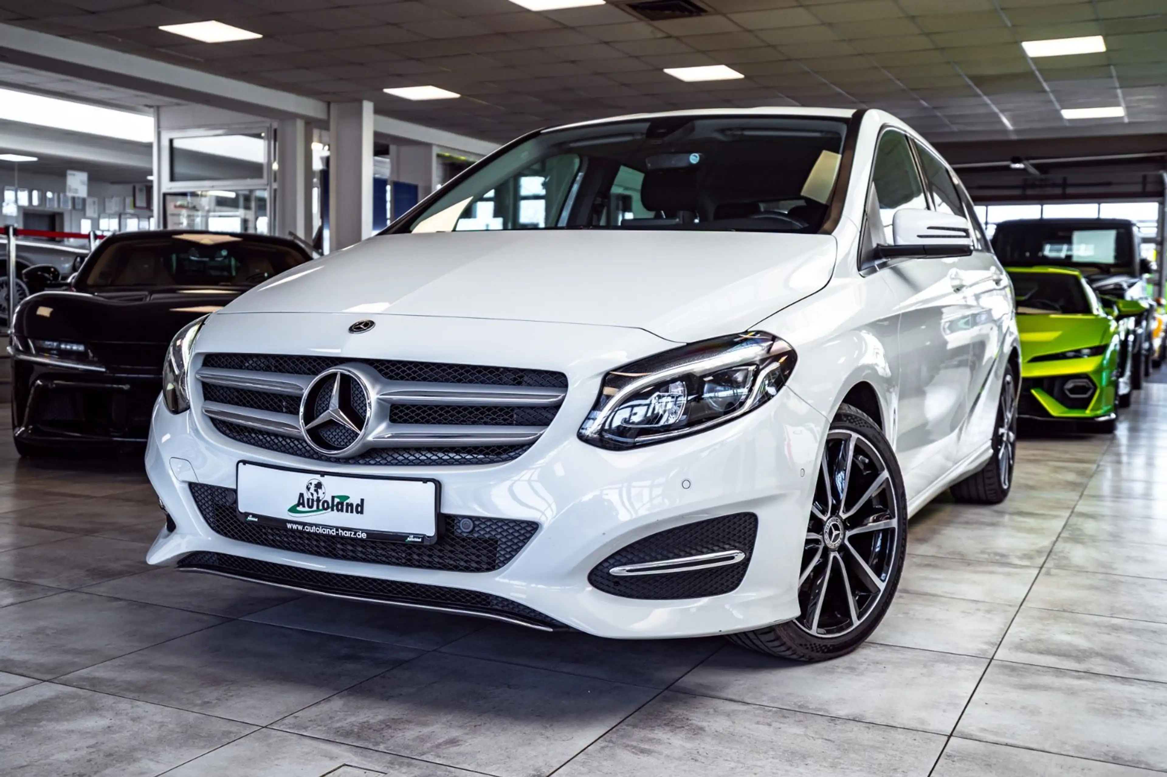 Mercedes-Benz B 220 4Matic 7G-DCT Style*Memory*Cam*AHK*LED*TOP