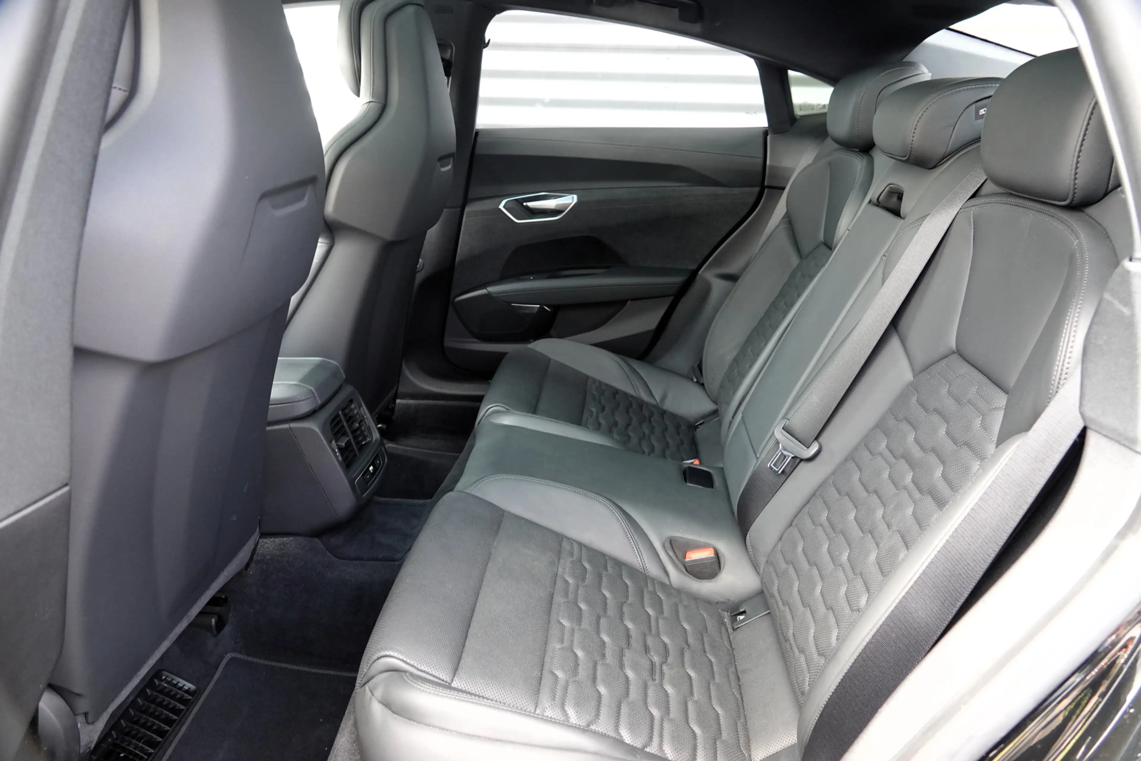 Audi e-tron GT GT edition ZERO 93 kWh S-Line | Panodak | B&O | Sp — photo 8