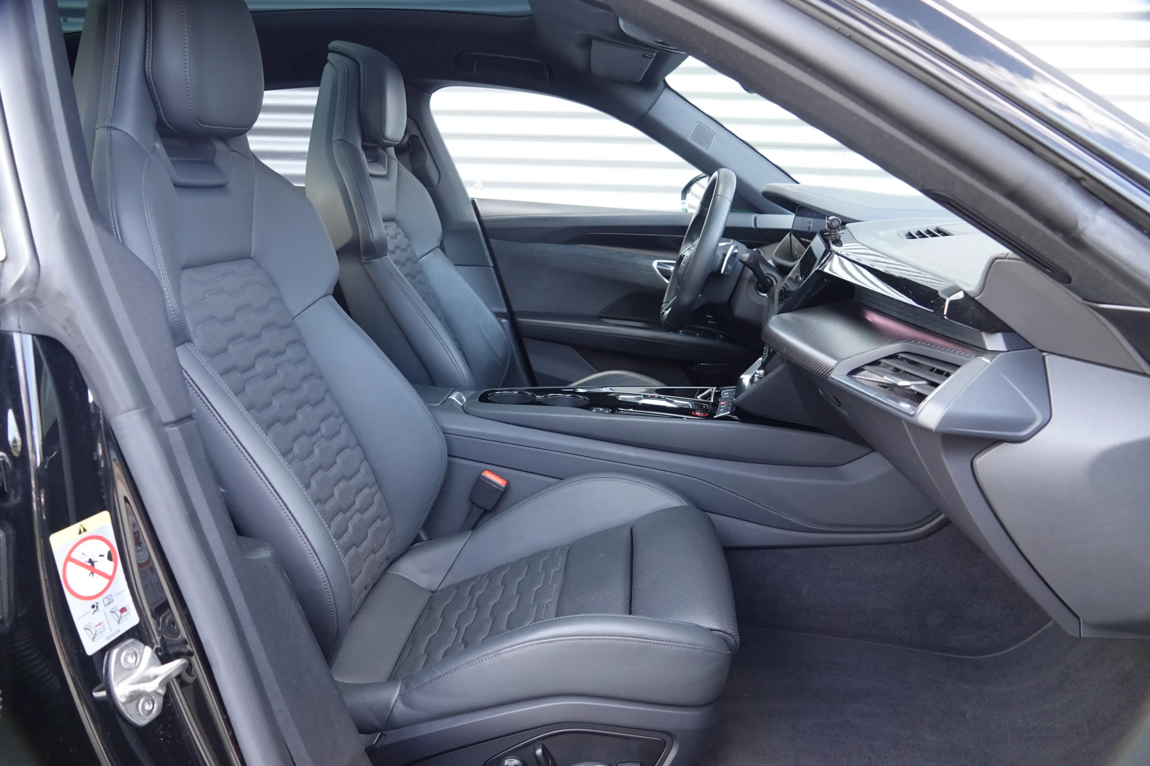 Audi e-tron GT GT edition ZERO 93 kWh S-Line | Panodak | B&O | Sp — photo 24